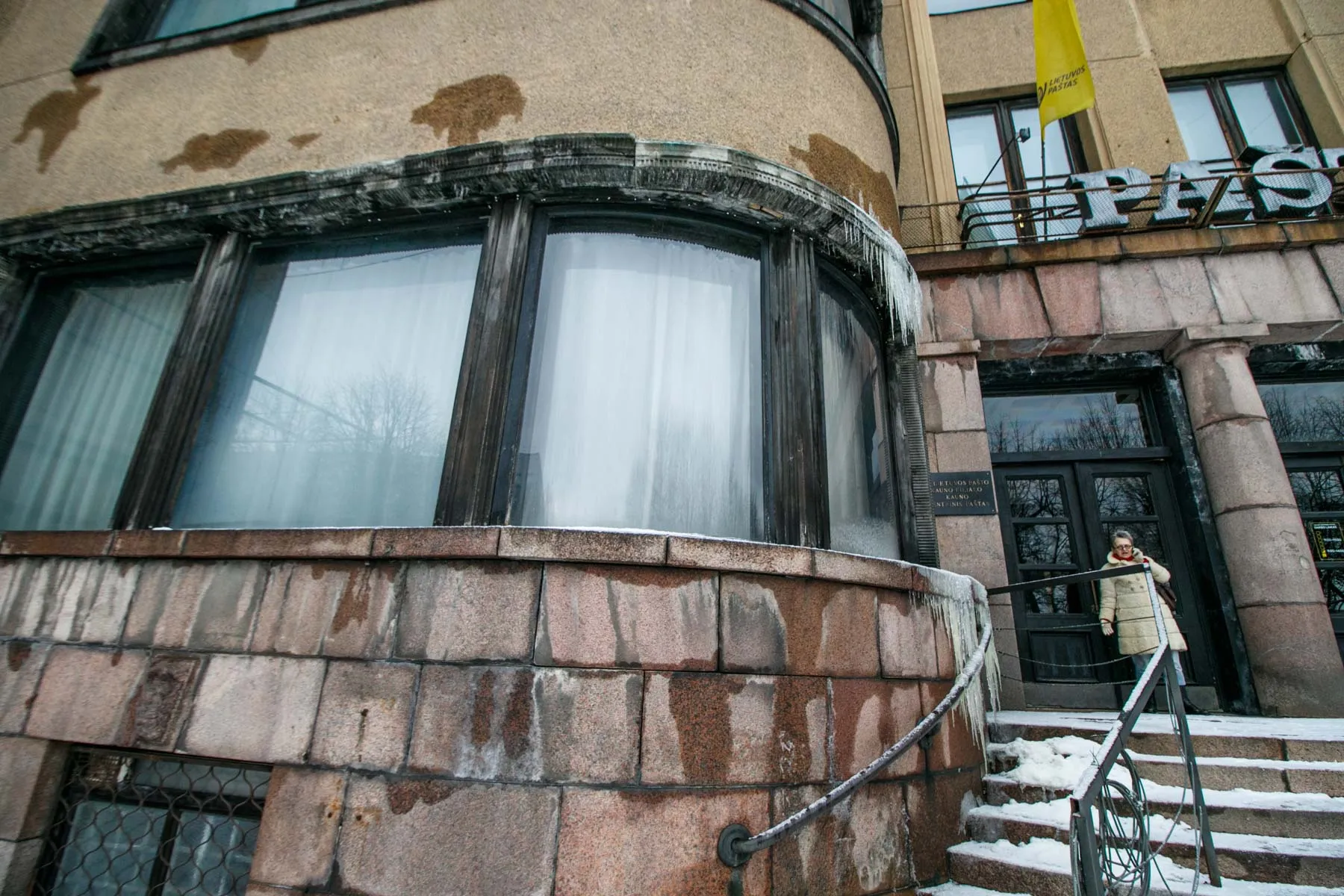 Varvekliai ant Kauno centrinio pašto