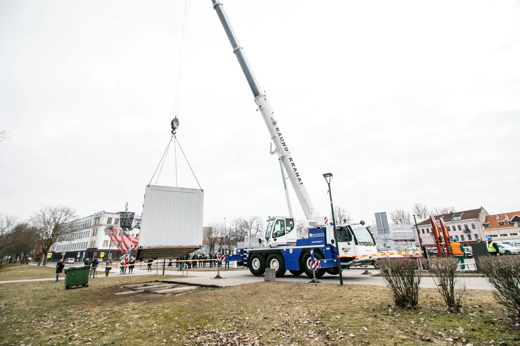Išgabenamas „auksinis“ Kauno tualetas