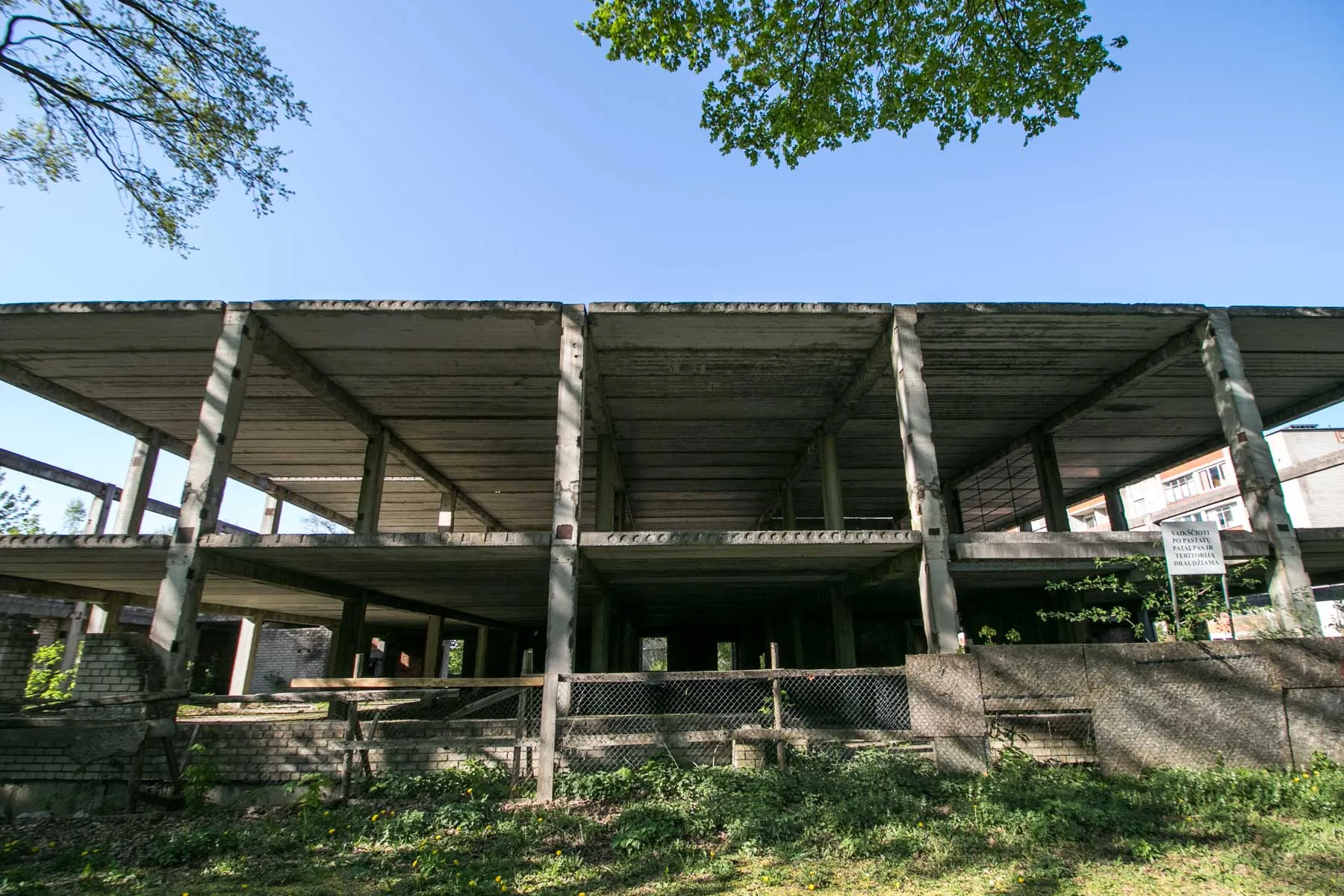 Apleistas Kauno savivaldybės pastatas Plento gatvėje