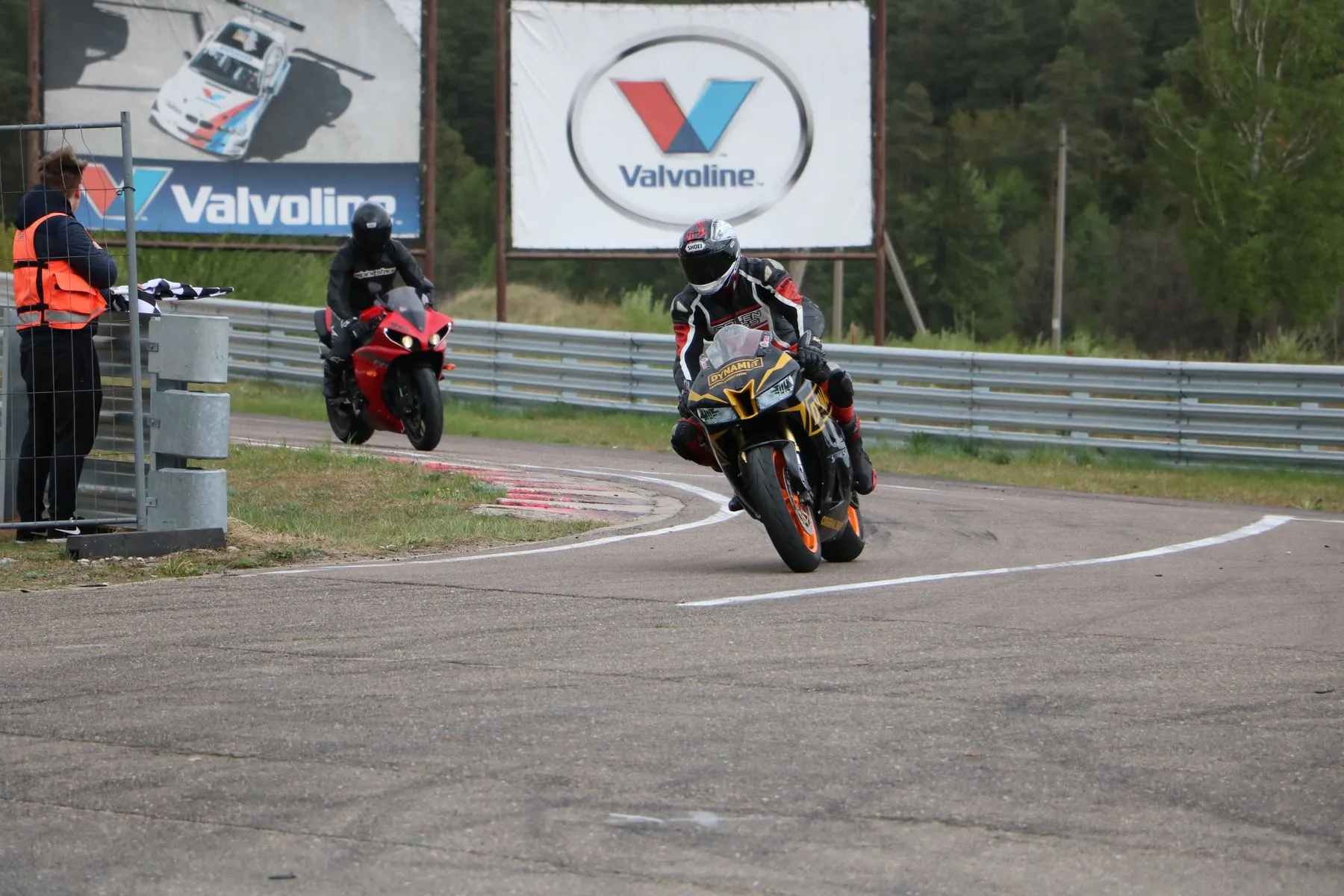 Motociklininkai su pareigūnais lavino įgūdžius „Nemuno žiede“