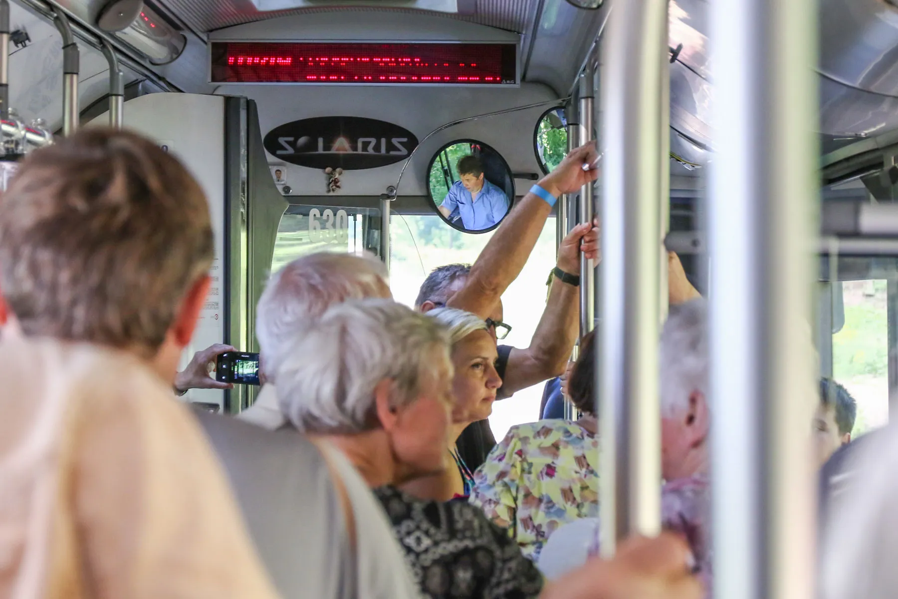 Troleibusas, autobusas, viešasis transportas, keleiviai