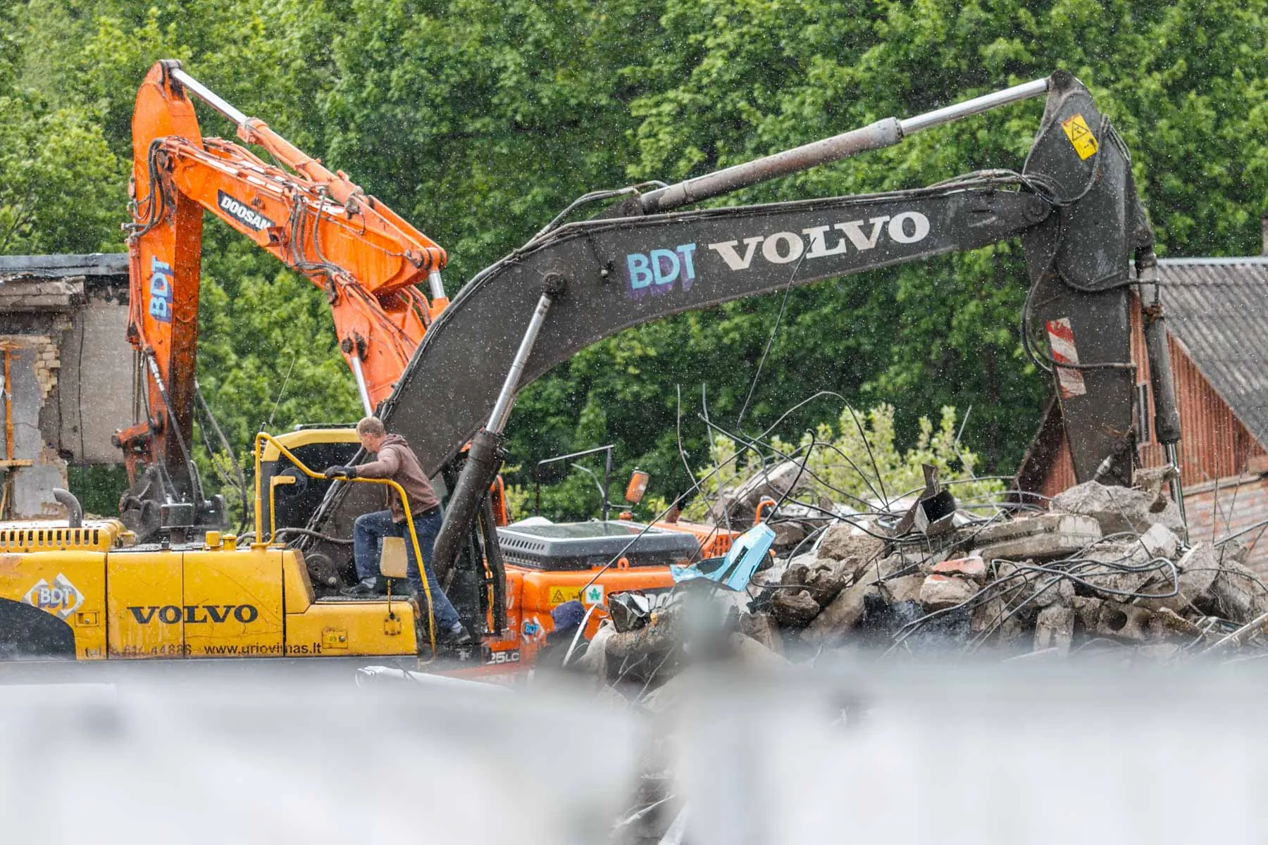 „Undinės“ griovimo darbai