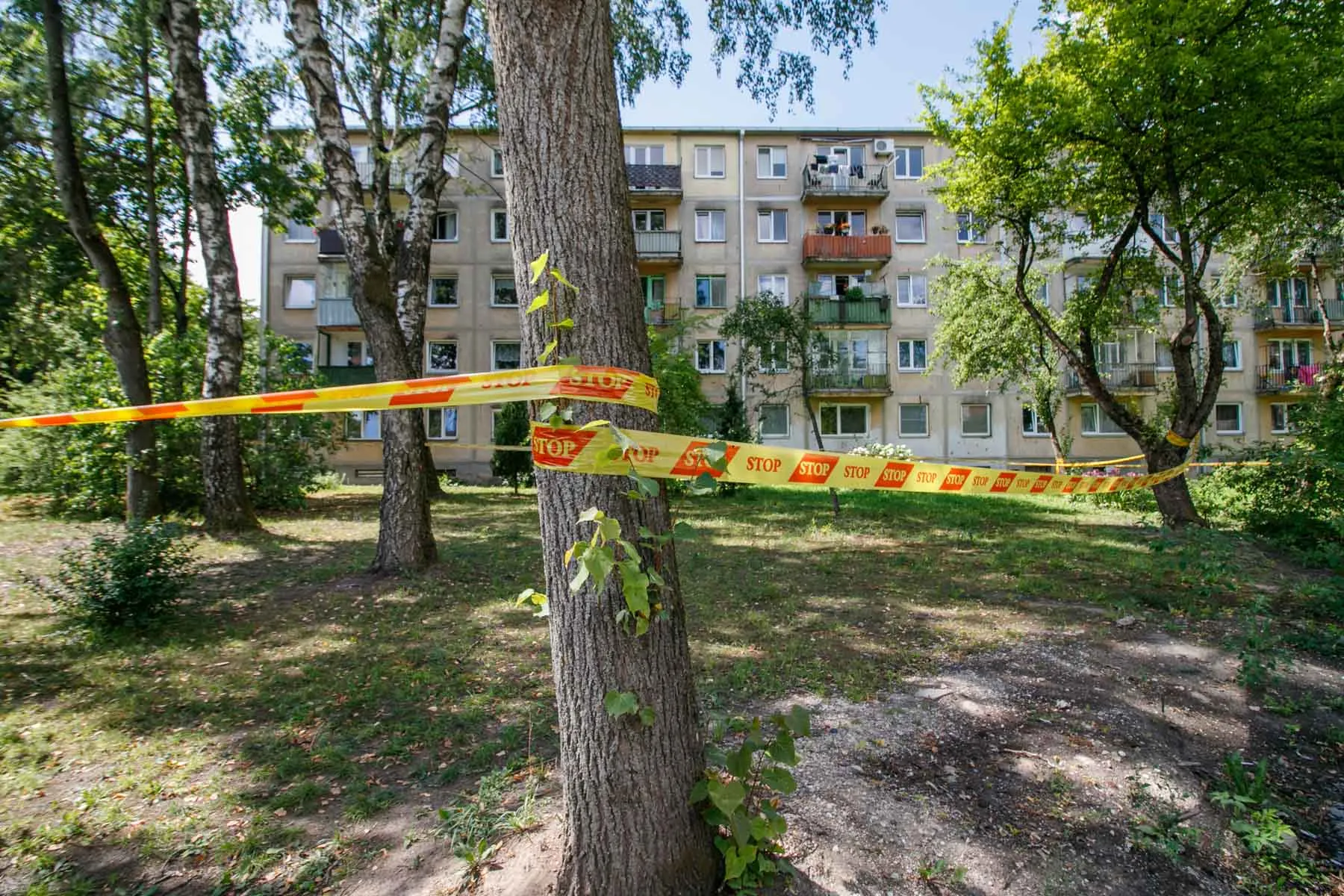 Griūvantis daugiabutis namas Biržiškų gatvėje