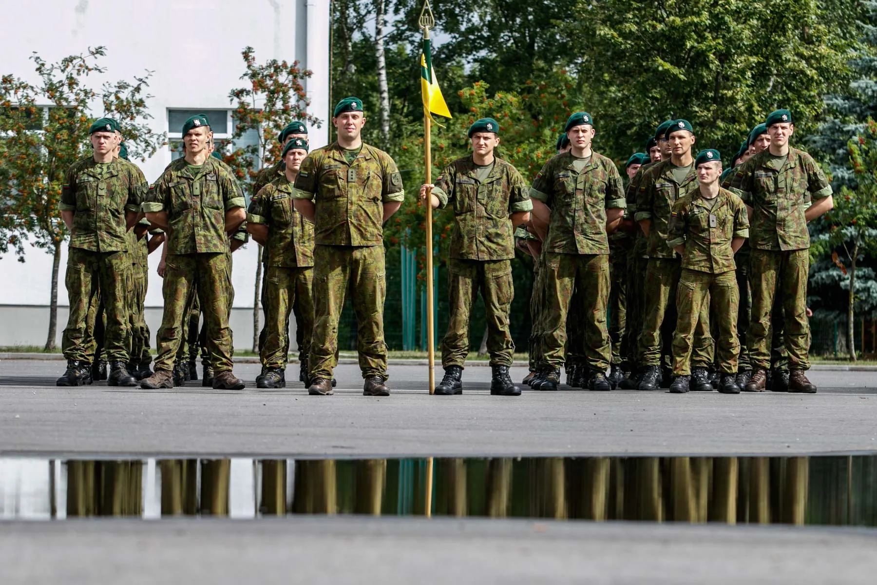 Lietuvos kariuomenei perduotos pėstininkų kovos mašinos „Vilkas“
