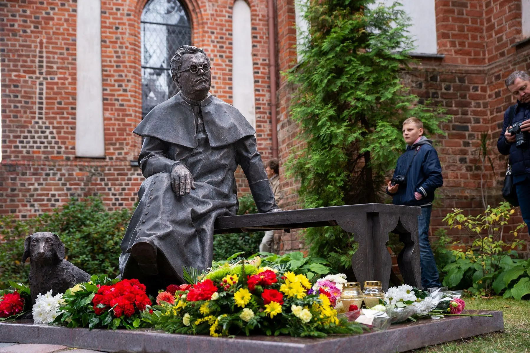 Atidengtas paminklas J. Tumui-Vaižgantui