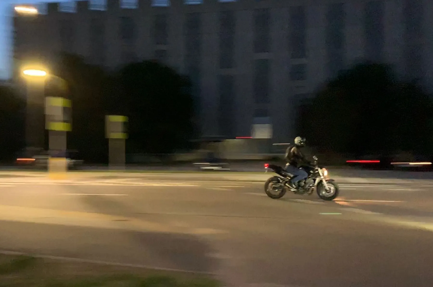 Nelegalios lenktynės Brastos gatvėje