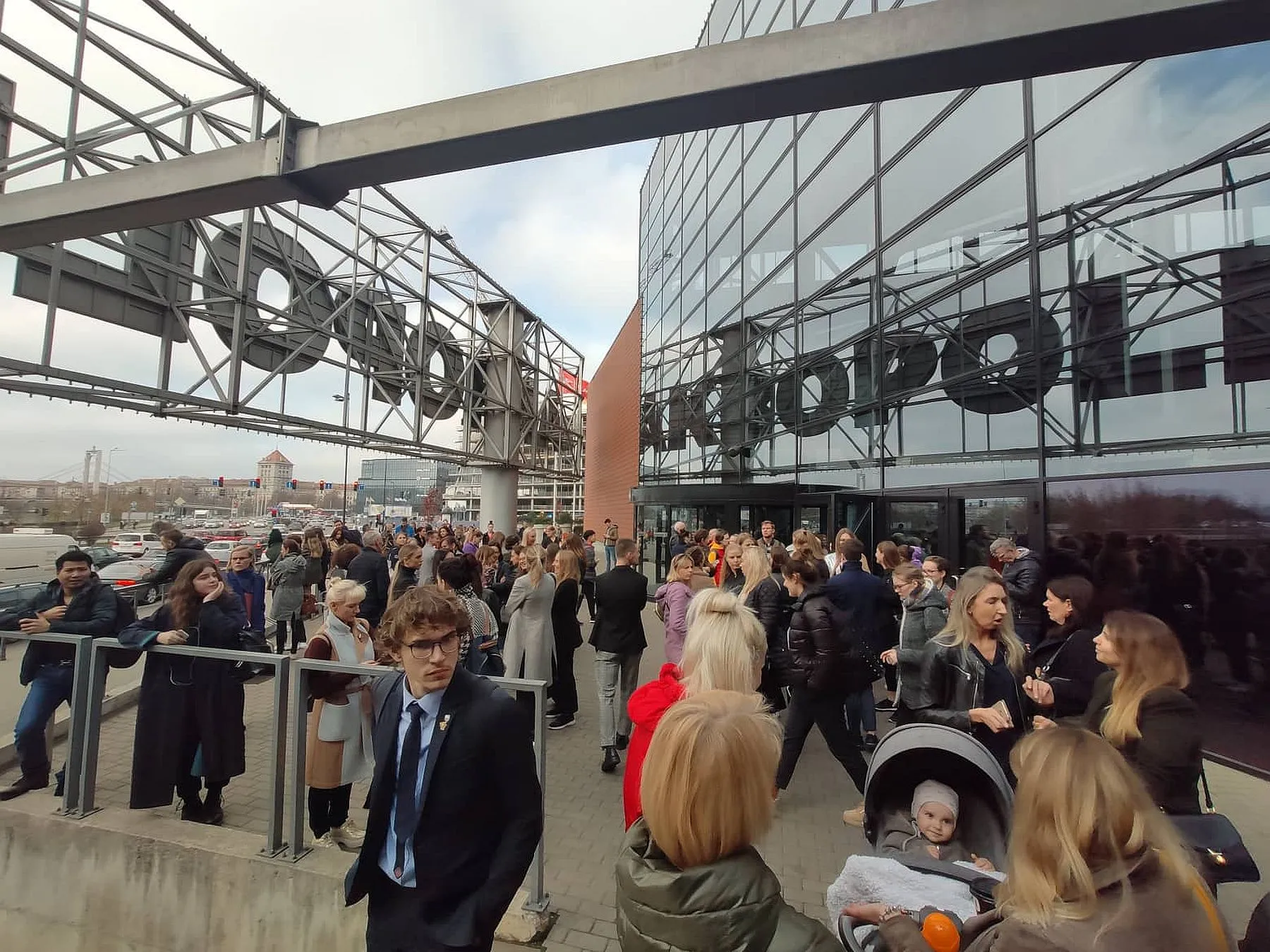 Evakuojamas Kauno „Akropolis“