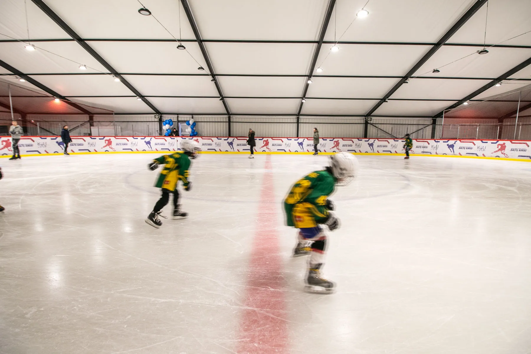 Atnaujinta ledo arena ir atverta lauko aikštelė