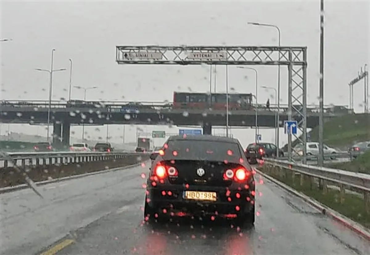 Žmonių antplūdis „Megoje“, Islandijos plentas