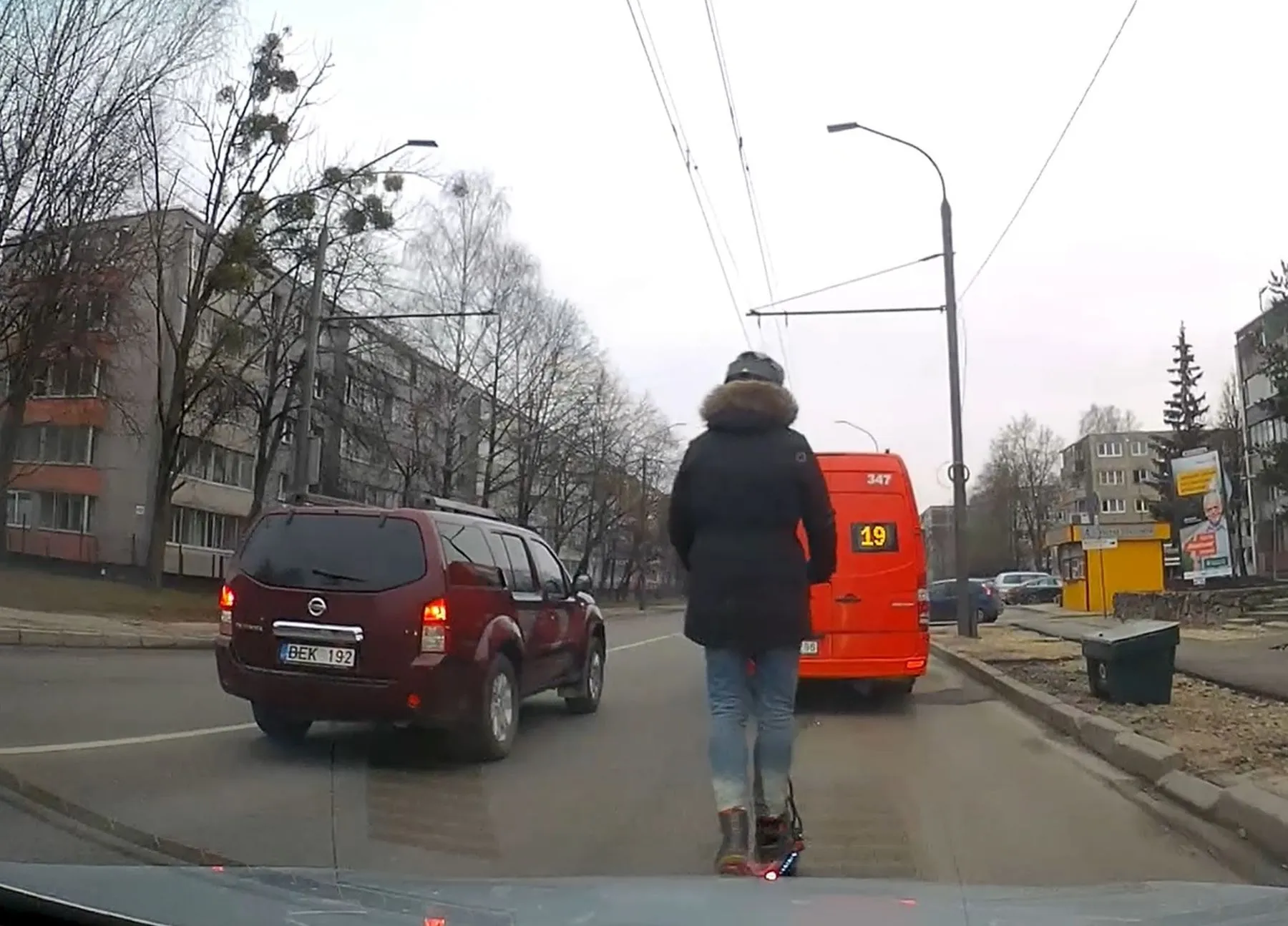 Elektrinio paspirtuko vairuotojas Kovo 11-osios gatvėje