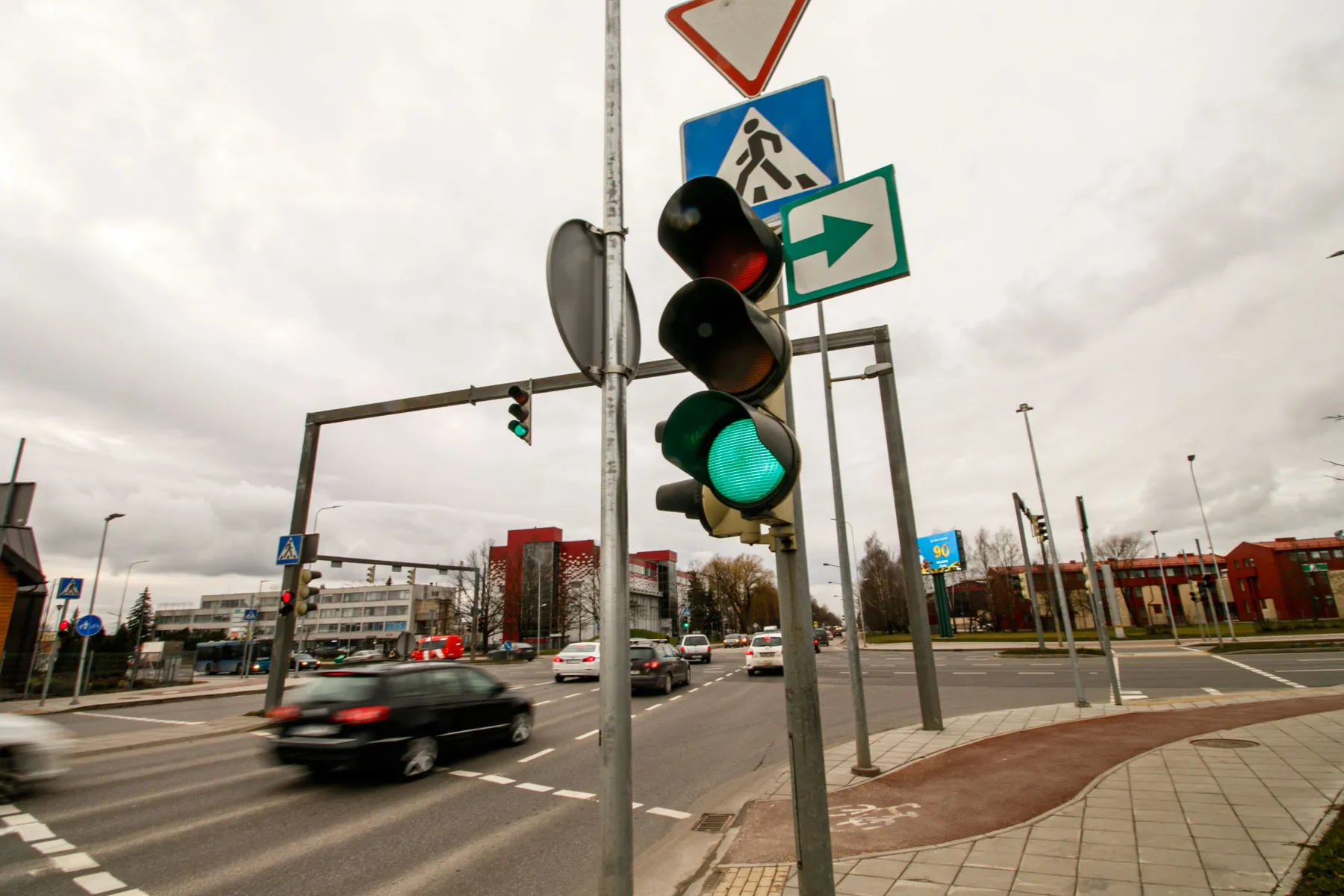 Grąžinta lentelė su žalia rodykle Europos pr.