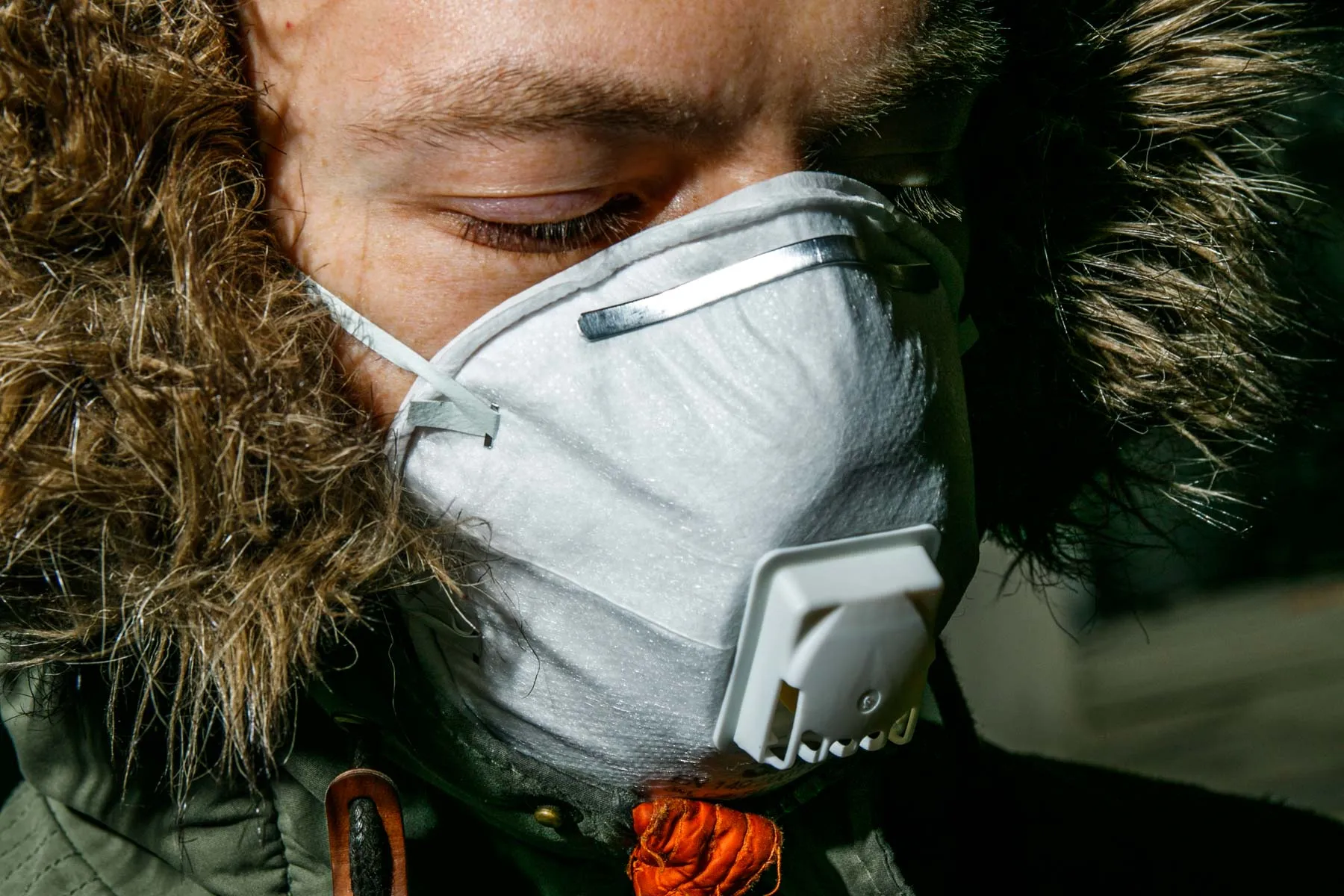 Koronavirusas, veido kaukė, respiratorius, gripas,