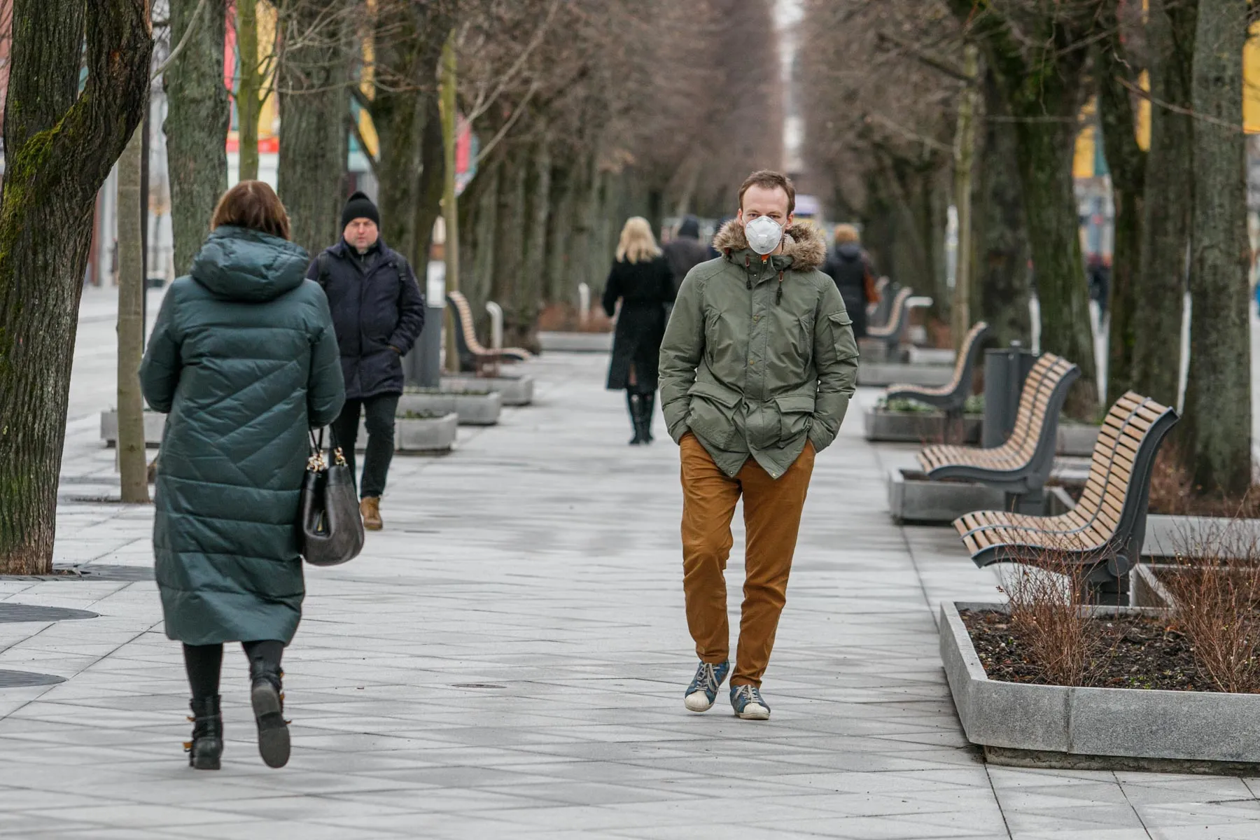 Koronavirusas, veido kaukė, respiratorius, gripas,