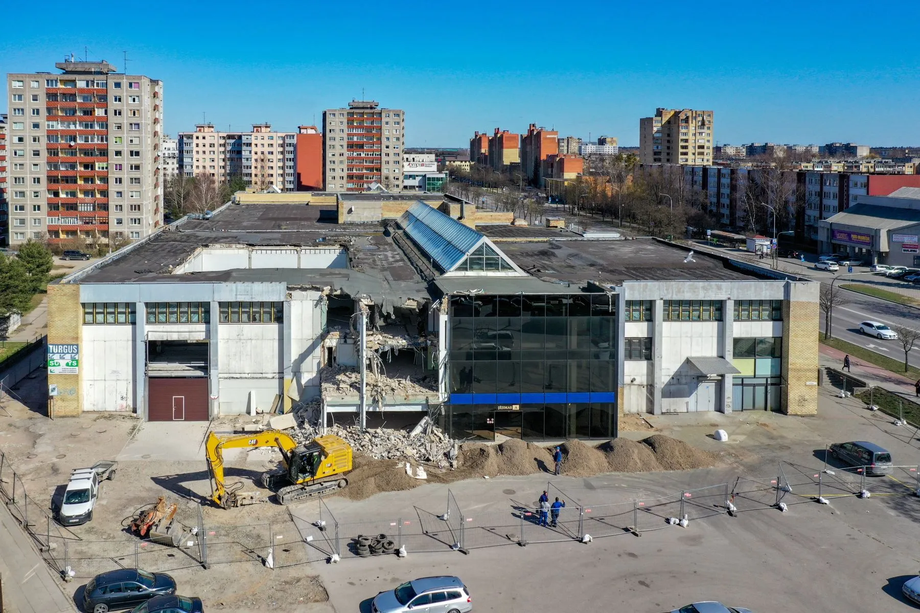 Griaunamas Kalniečių prekybos centras