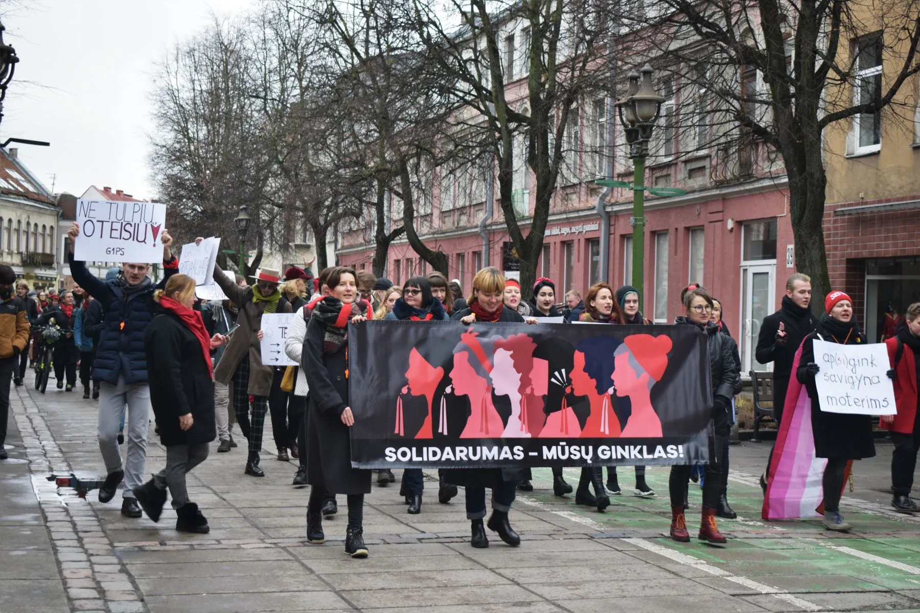Eitynės už moterų teises Kauno centre