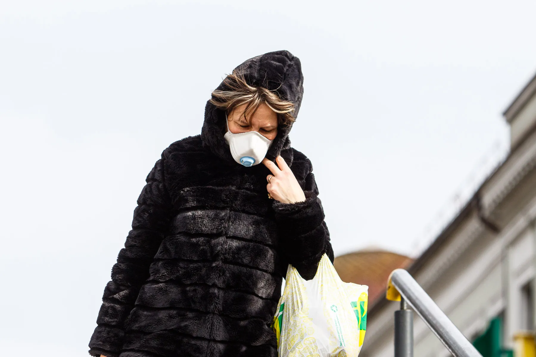 Respiratorius, veido kaukė, koronavirusas