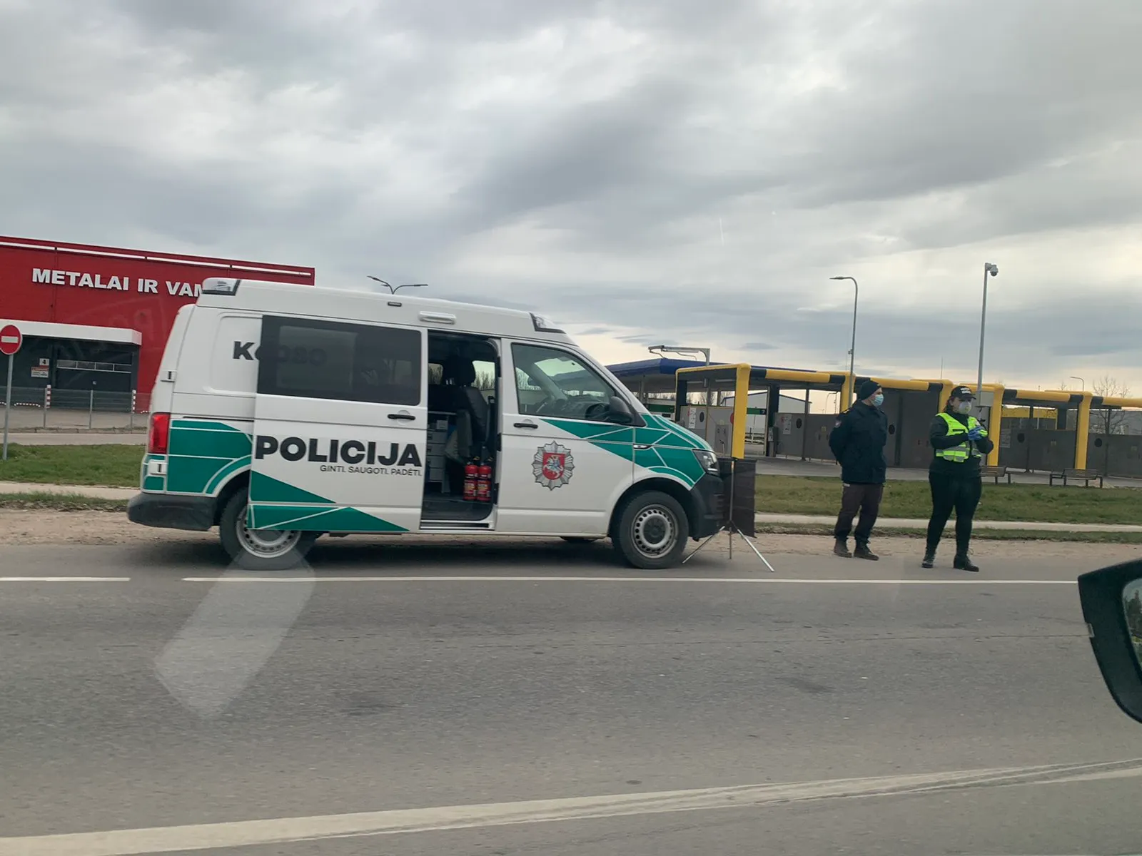 Policija Velykų savaitgalį tikrina į Kauną įvažiuojančius automobilius