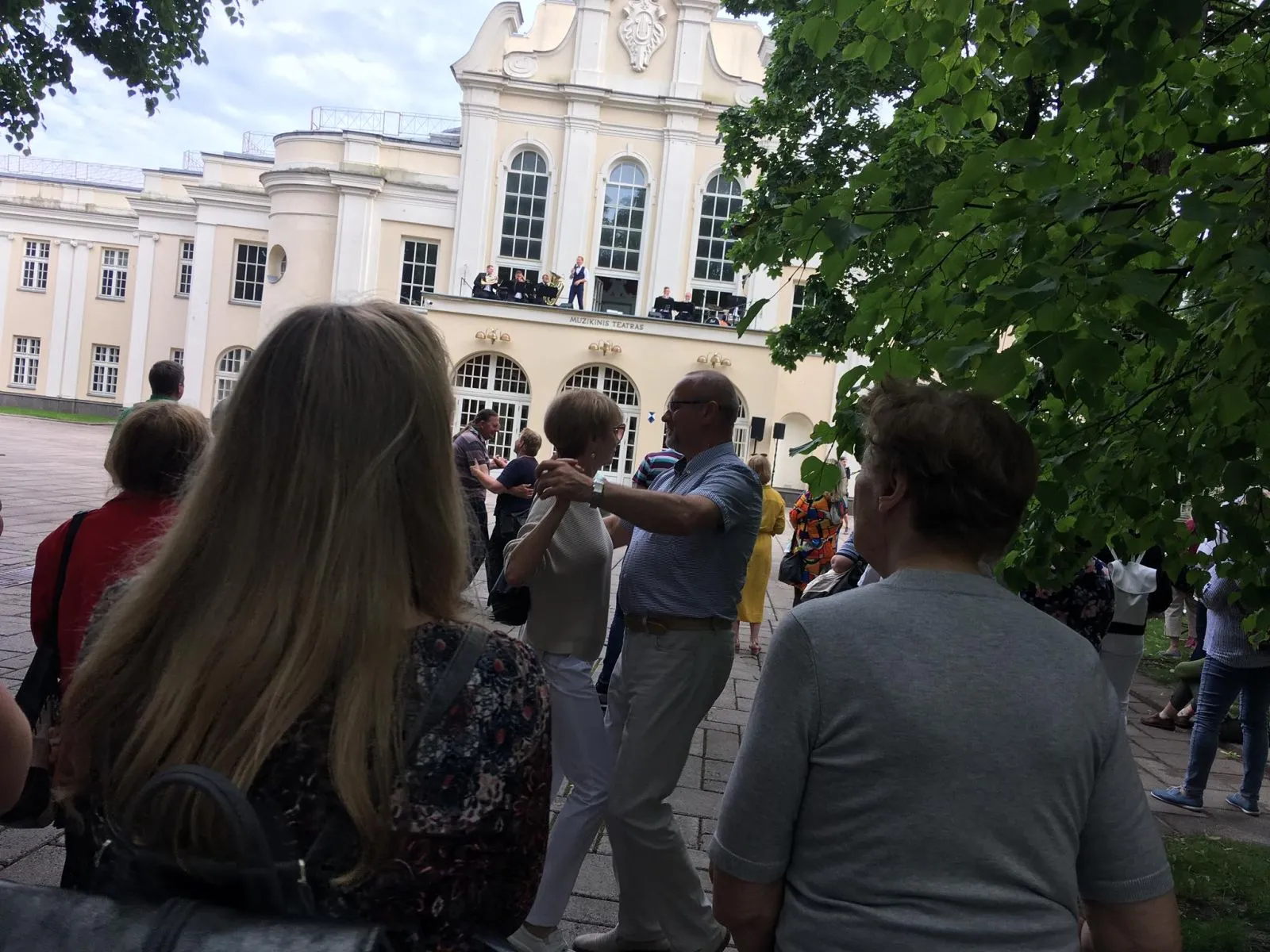 „Muzikinis balkonas“ džiugino miestiečius