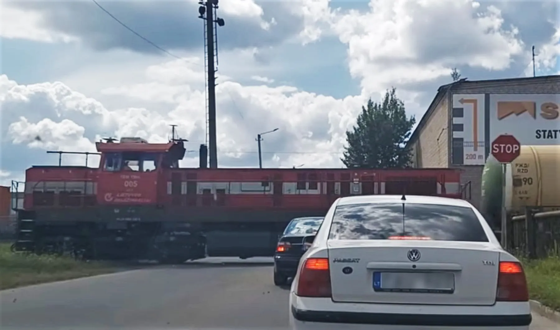 Traukinys Technikos gatvės pervažoje