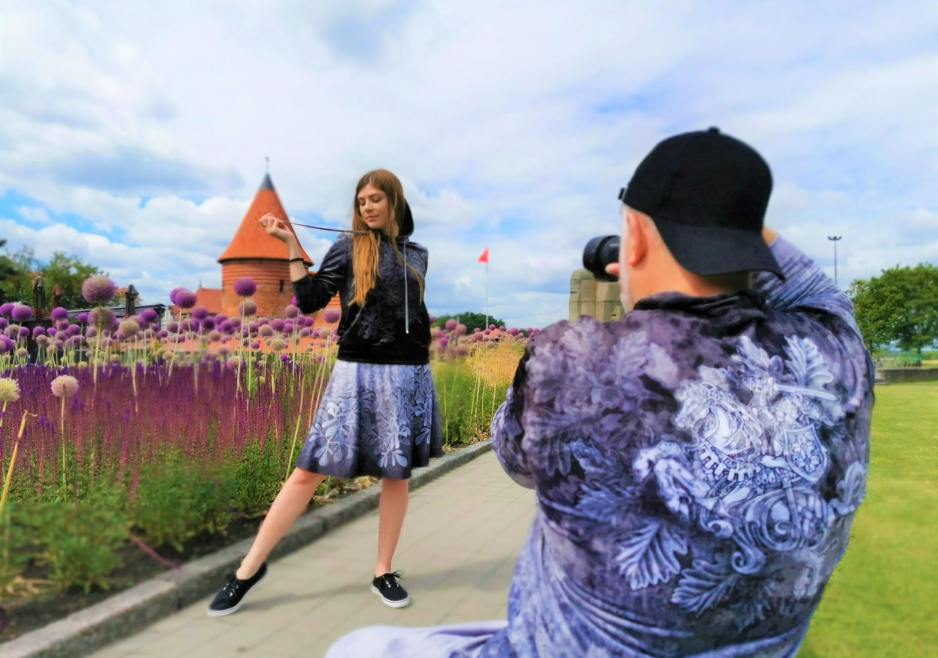 Tautiniais simboliais puoštų rūbų kolekcija