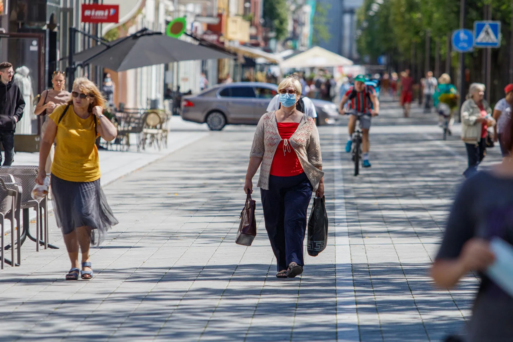 Kauniečiai su kaukėm