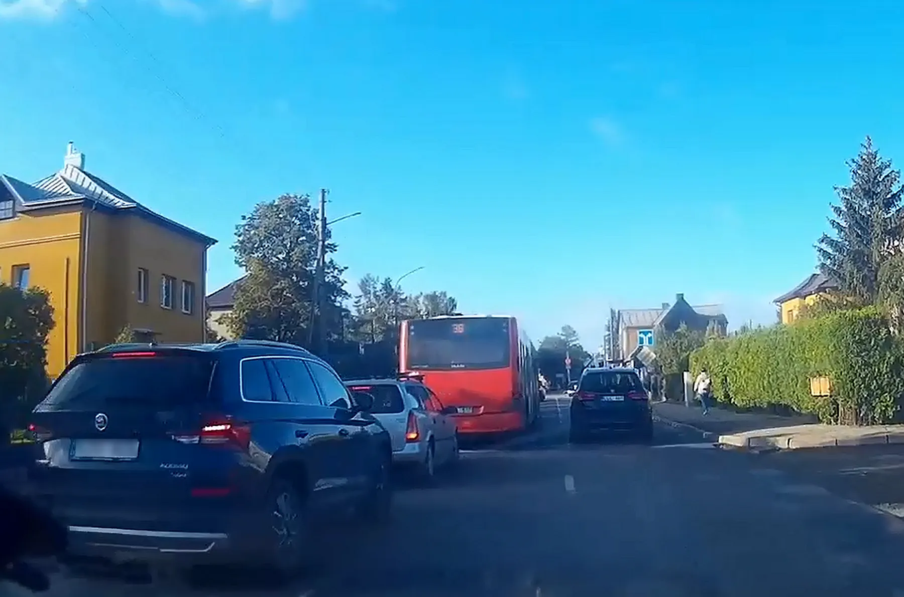 Kaune „BMW“ ir vėl lekia per raudoną šviesą