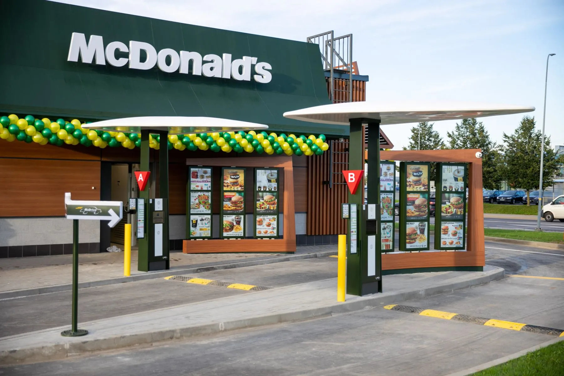 Prie „Megos“ atidarytas naujas „McDonald's“