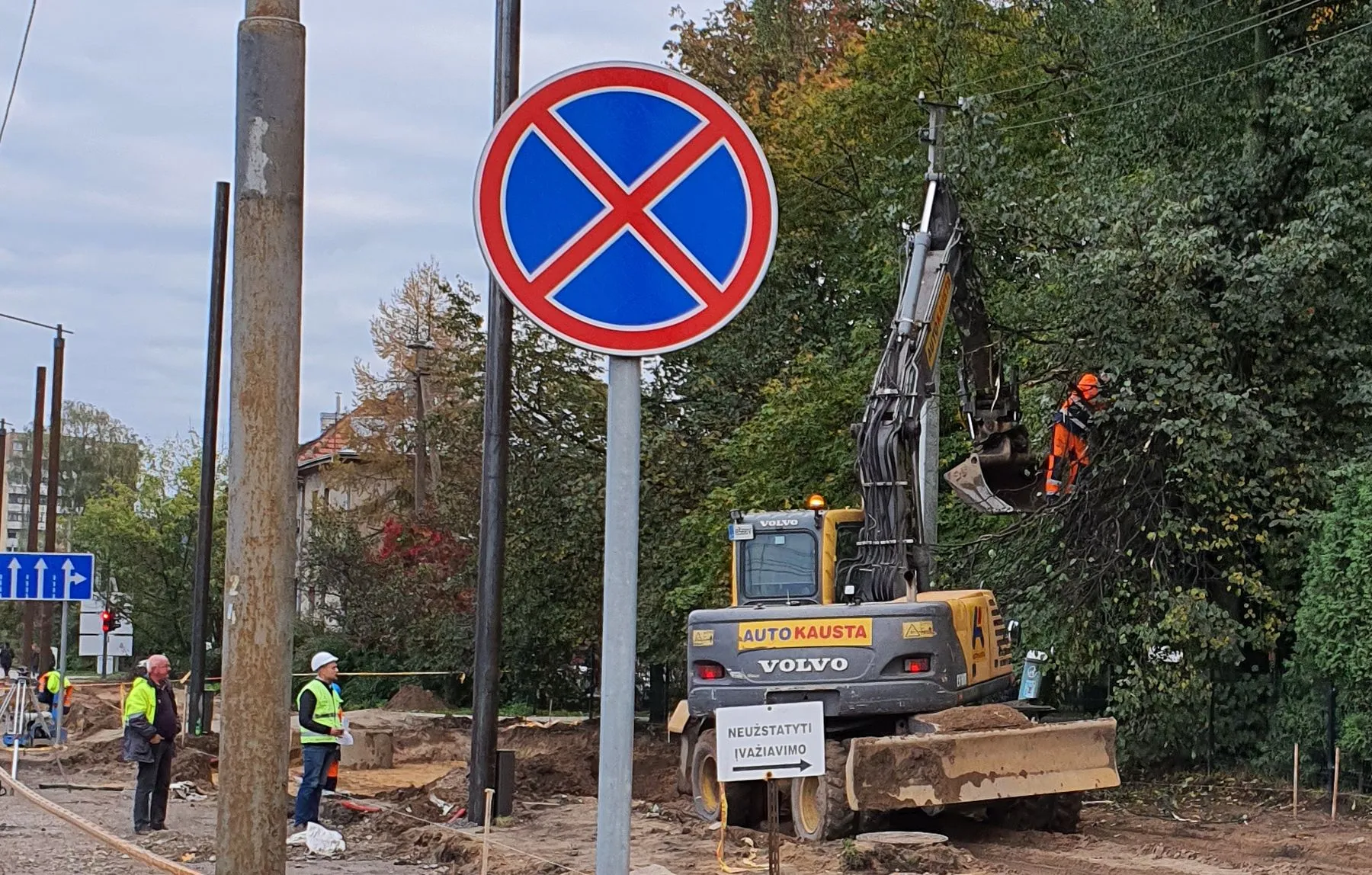 „Autokaustos“ darbuotojas medyje