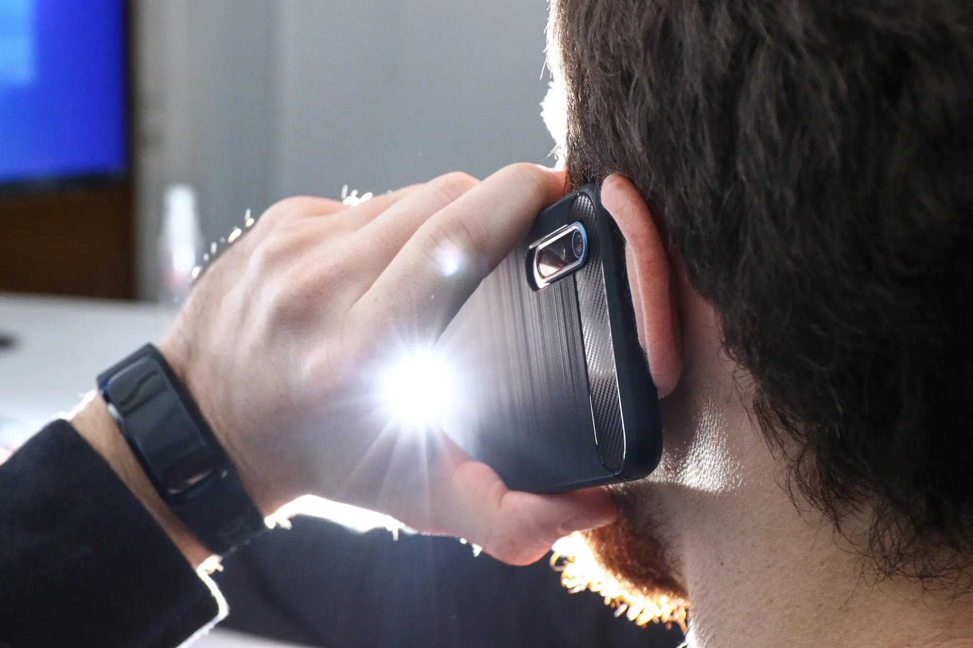 Mobilus telefonas, sukčius