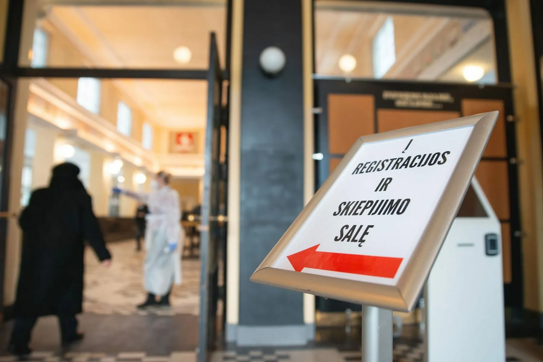 Kauno centriniame pašte pradėti vakcinuoti senjorai