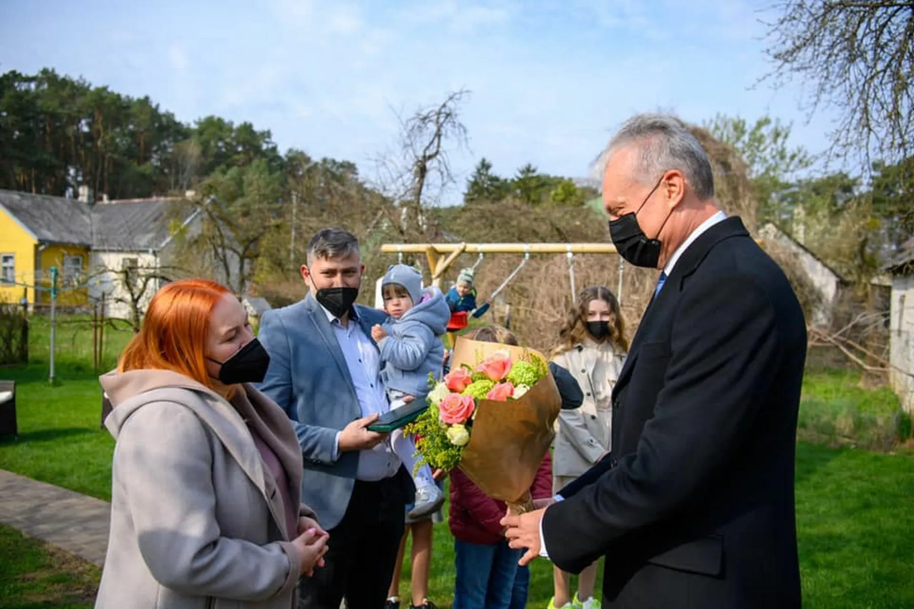 Prezidentas Kačerginėje įteikė ordiną „Už nuopelnus Lietuvai“ / Kačerginės seniūnijos nuotr.