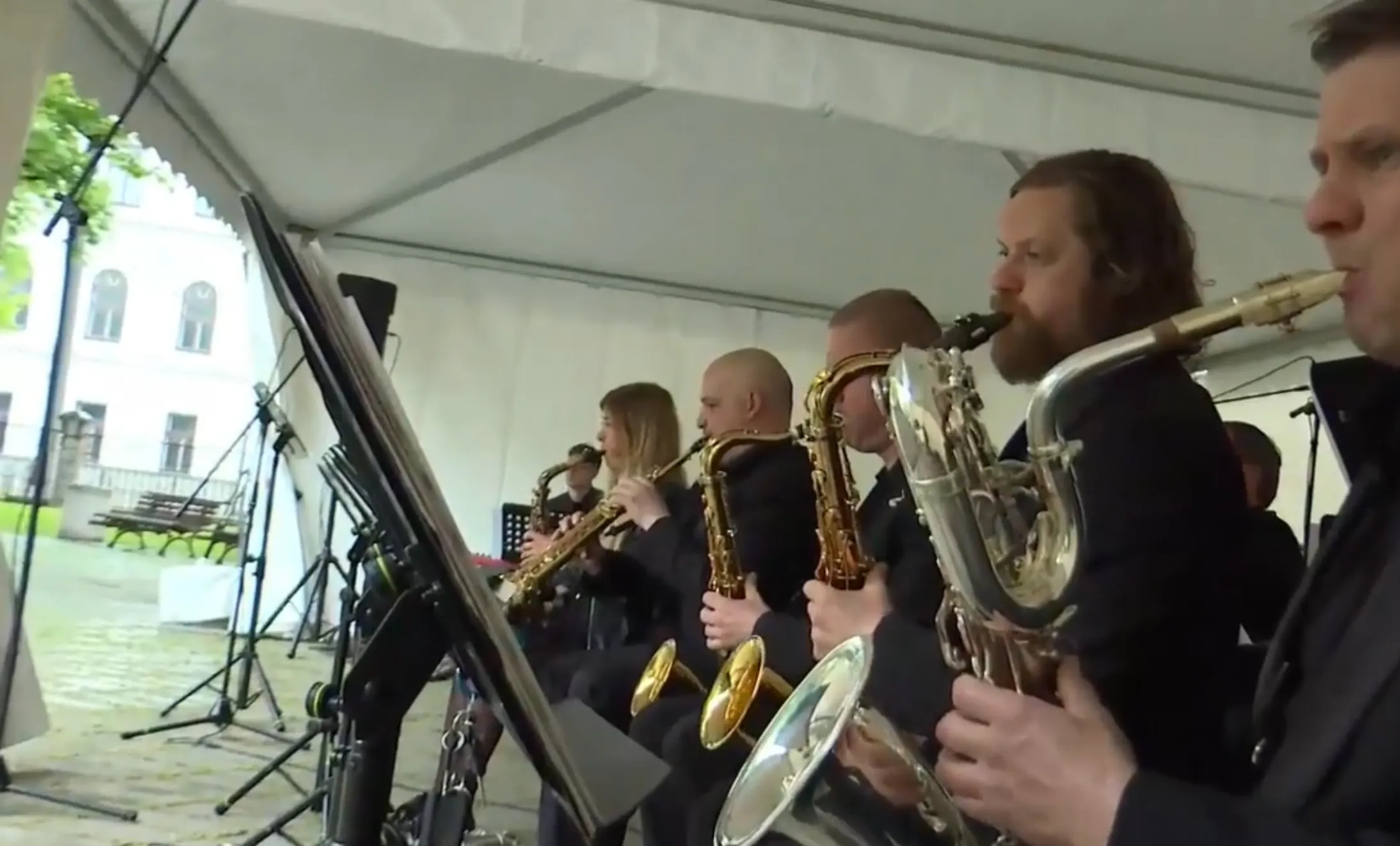 Kauno bigbendo koncertas prezidentūroje