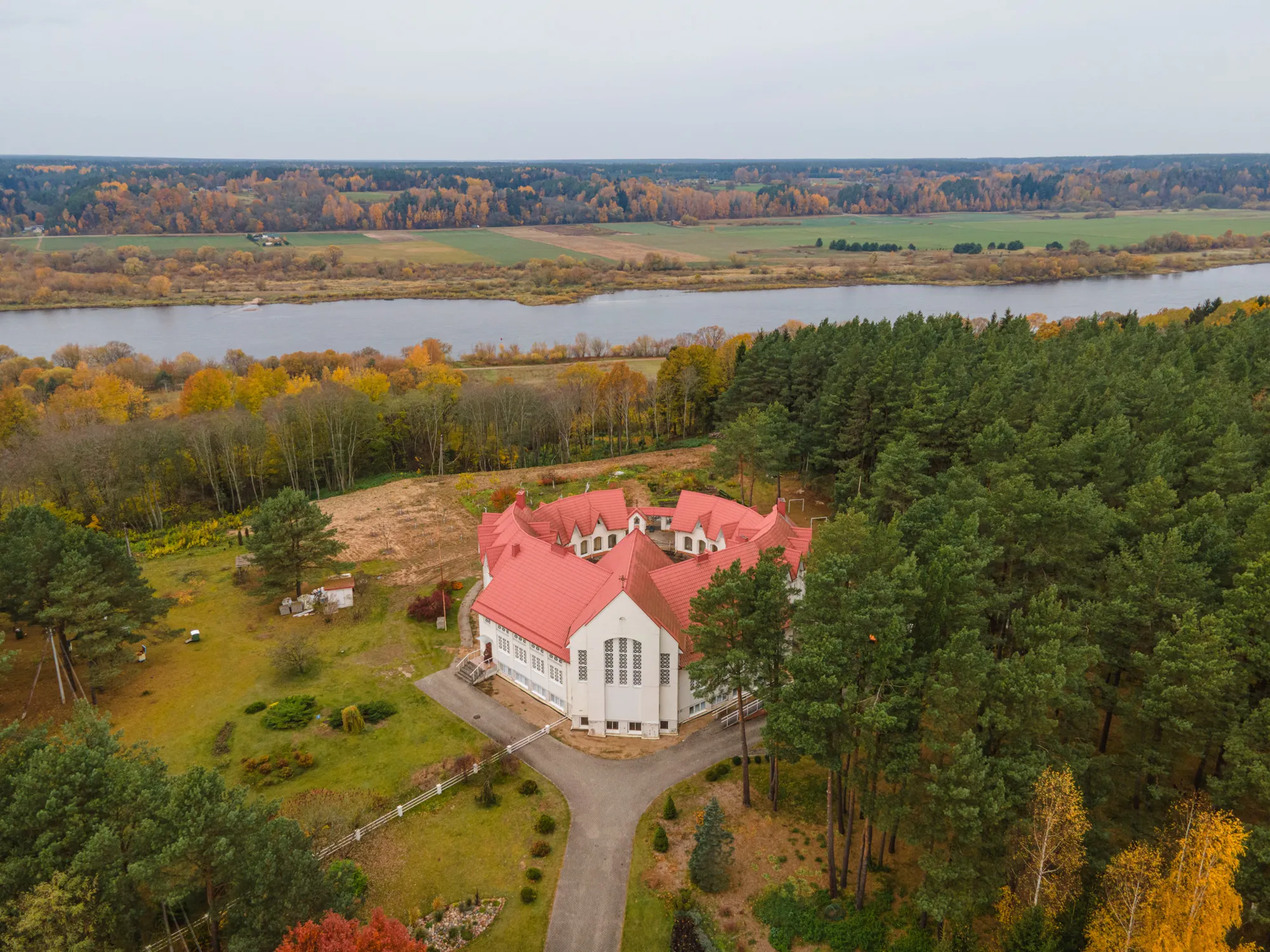 Šv. Juozapo ir Šv. Kūdikėlio Jėzaus Teresės vienuolynas