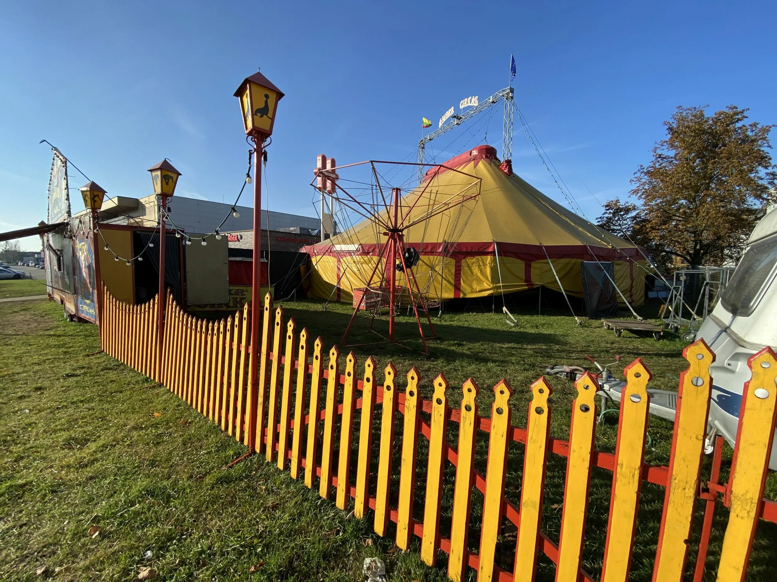 „Amber cirkas“ Baltų prospekte