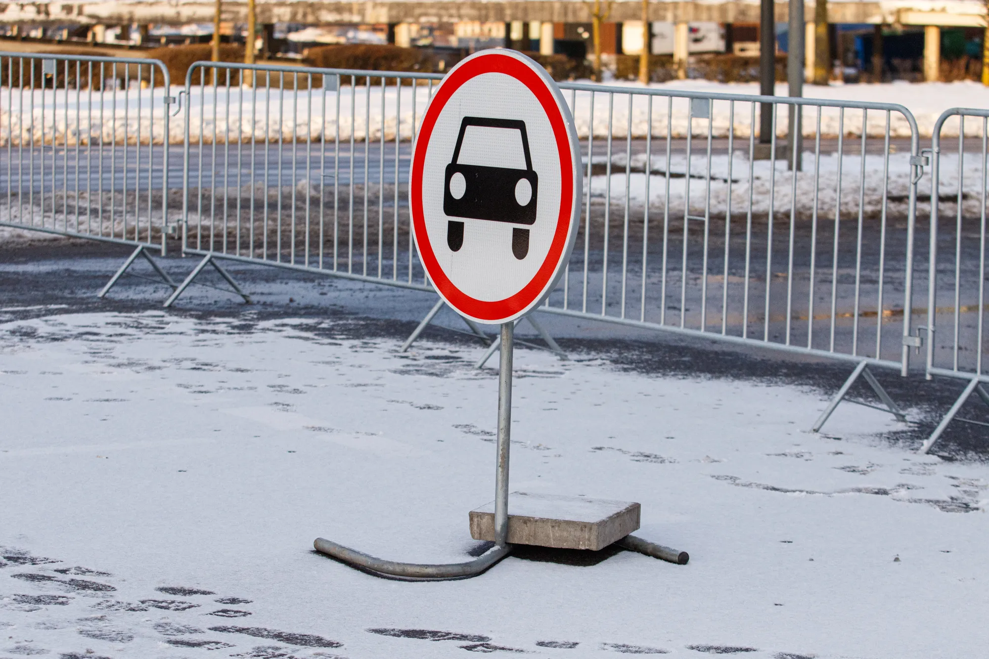 Uždarytas eismas Karaliaus Mindaugo pr.