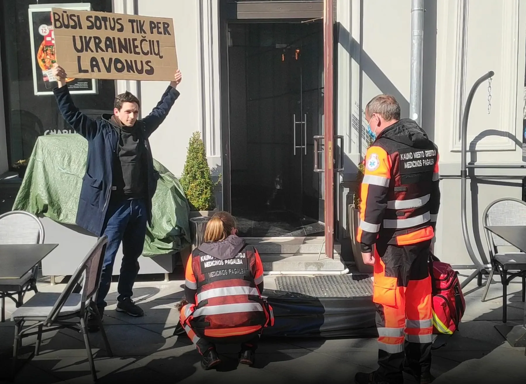 Protesto akcija prie „Charlie Pizza“