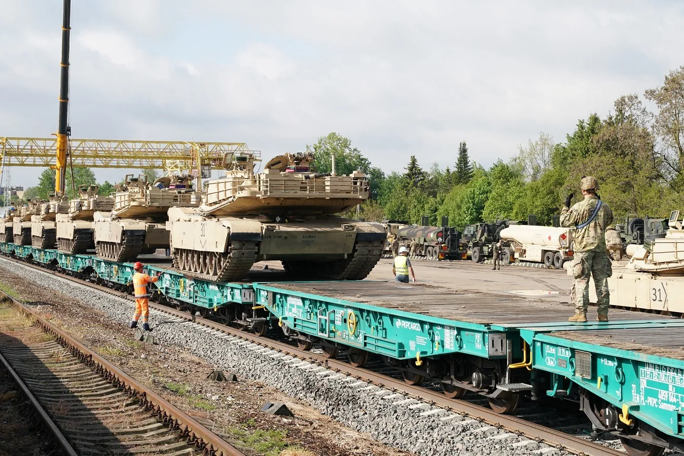 Į Kaune su karine technika atvyko JAV rotacinės pajėgos