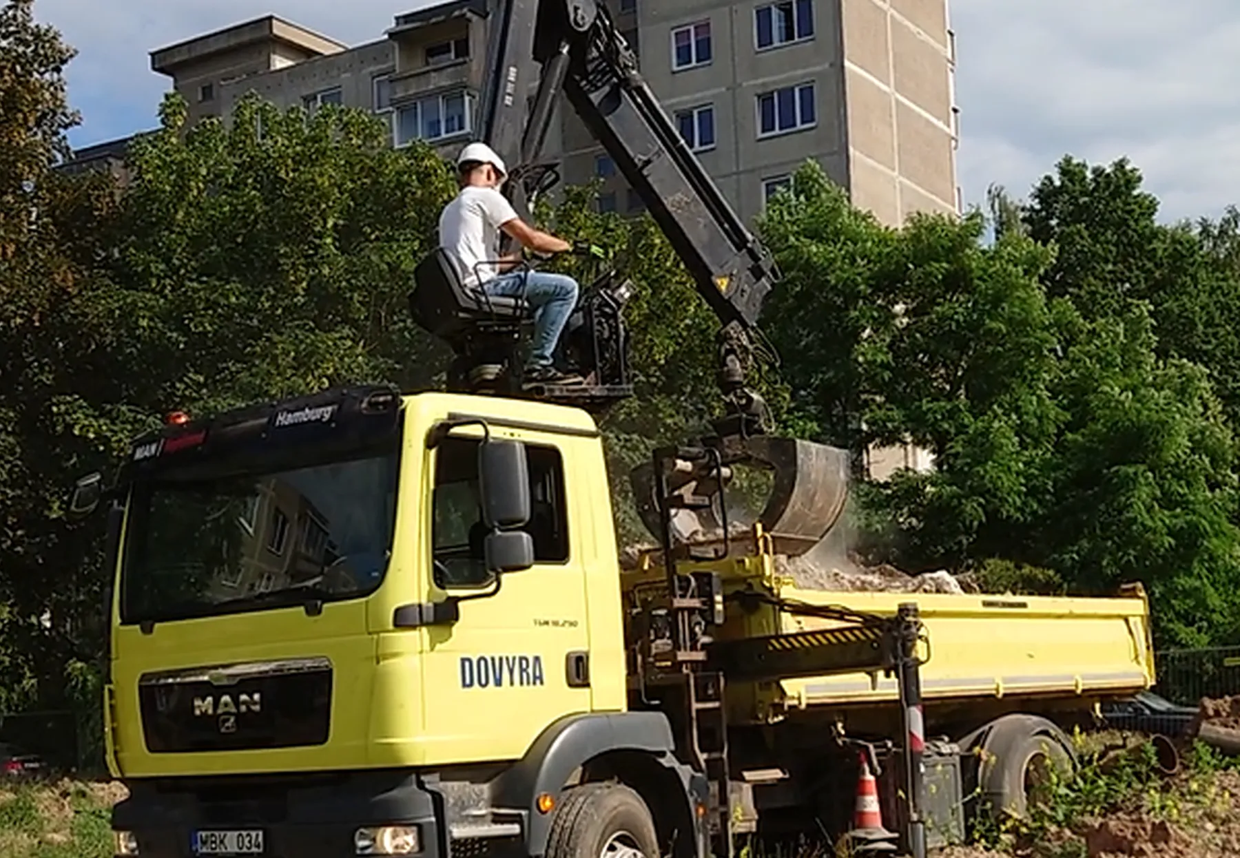 Asmestas Sukilėlių pr