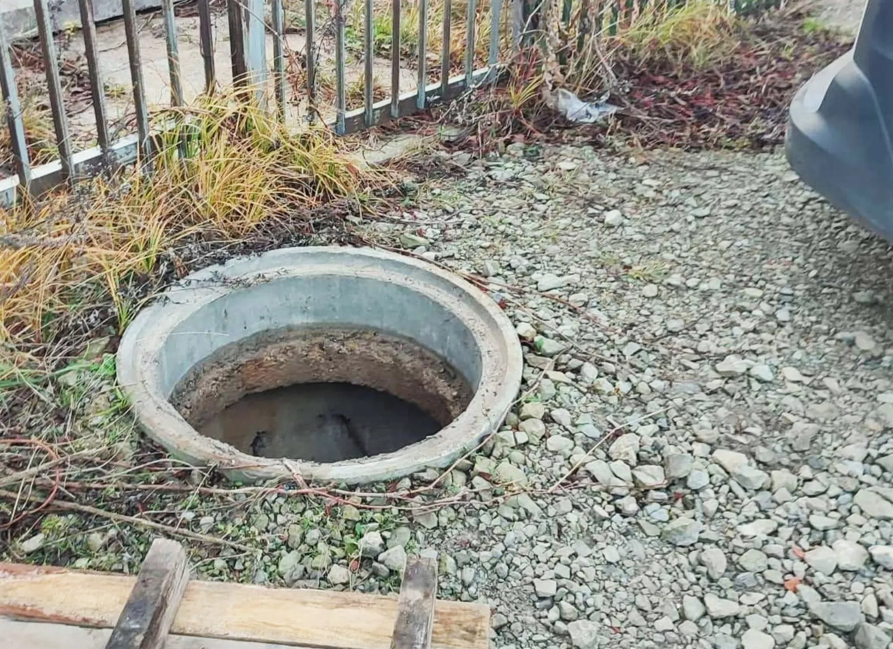 Pavogti šulinių dangčiai