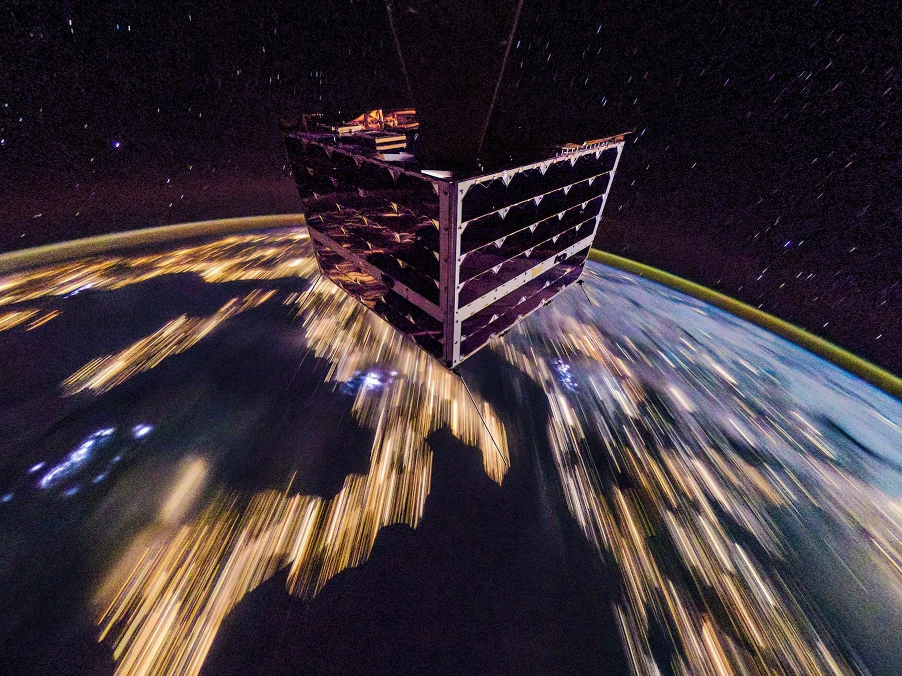 Į kosmosą pakilo lietuviški palydovai