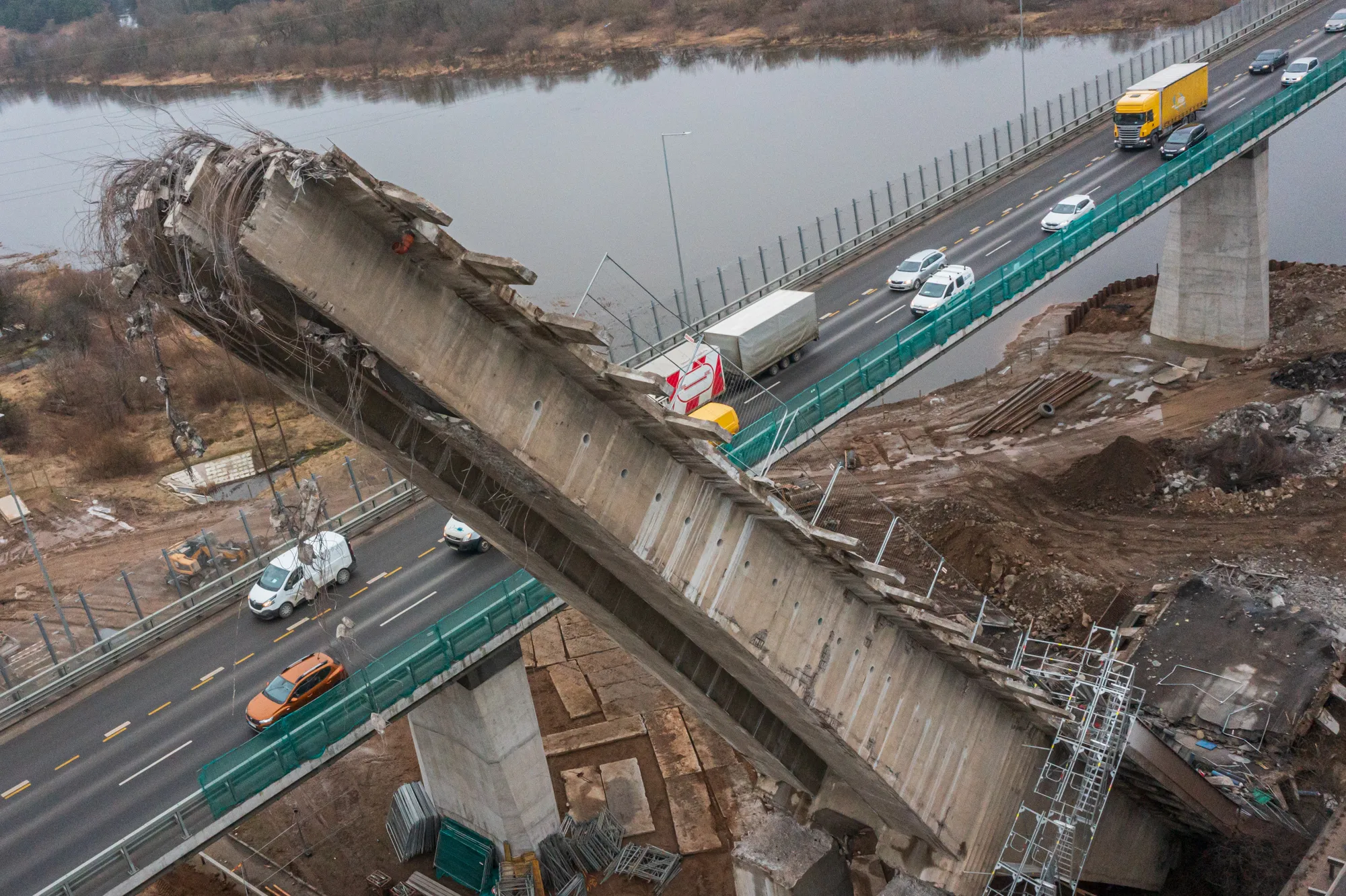 Konstatuota, dėl ko lūžo Kleboniškio tilto konstrukcija