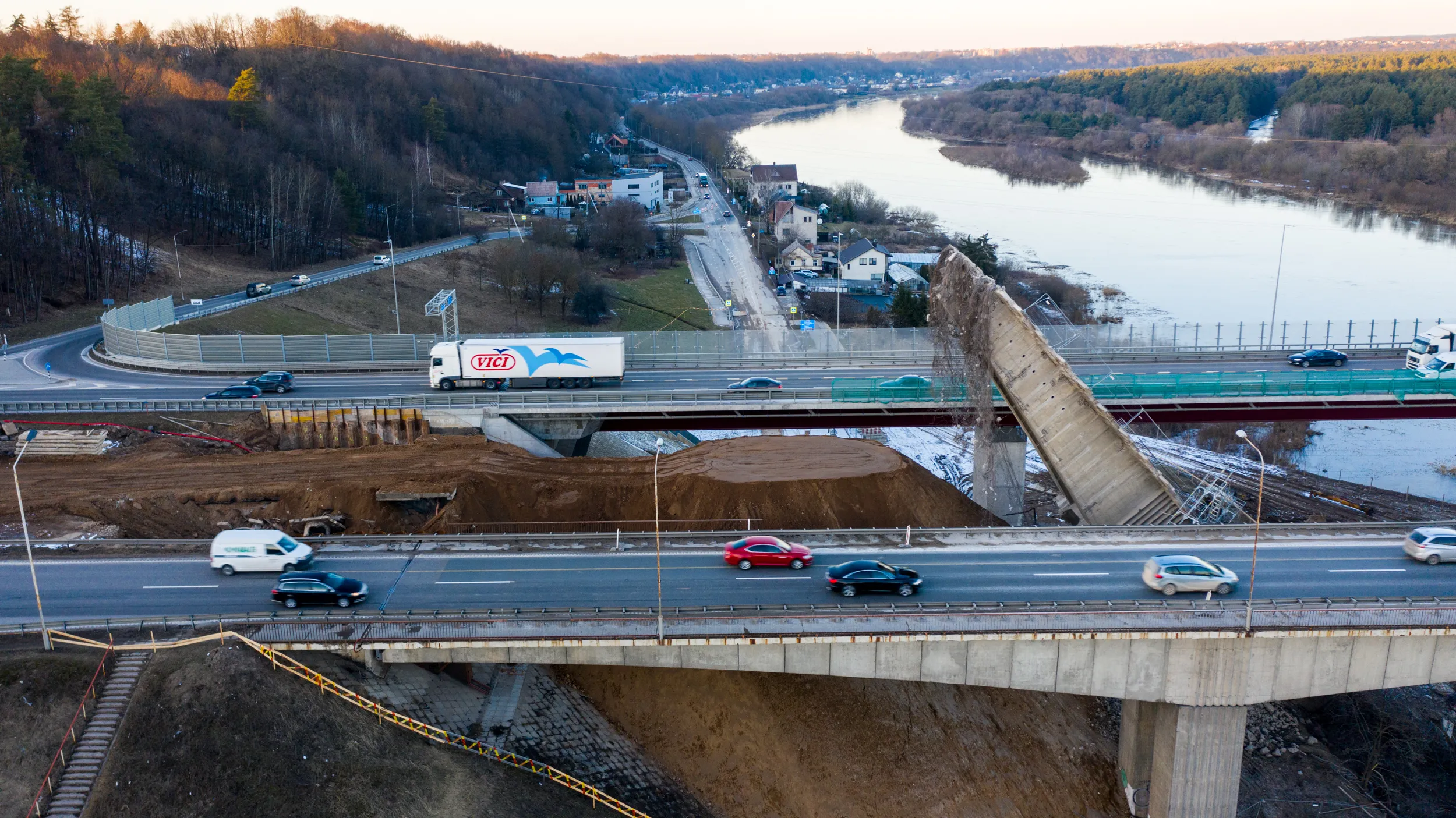 Griaunamas A. Meškinio (Kleboniškio) tiltas
