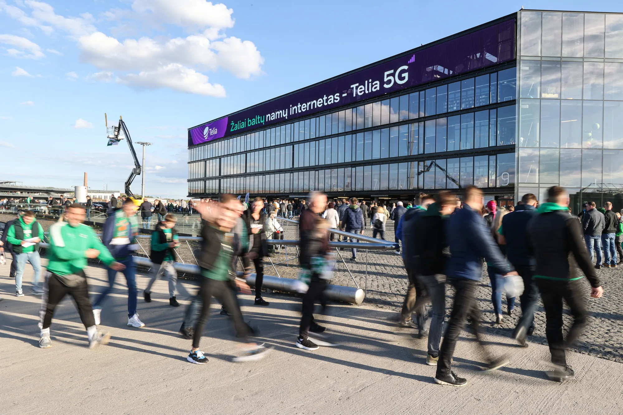 Į Žalgirio areną renkasi fanai