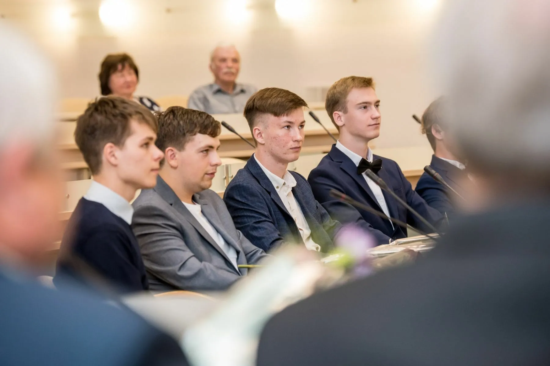 Kaune - šimtukų lietus: apdovanoti gabiausi miesto abiturientai