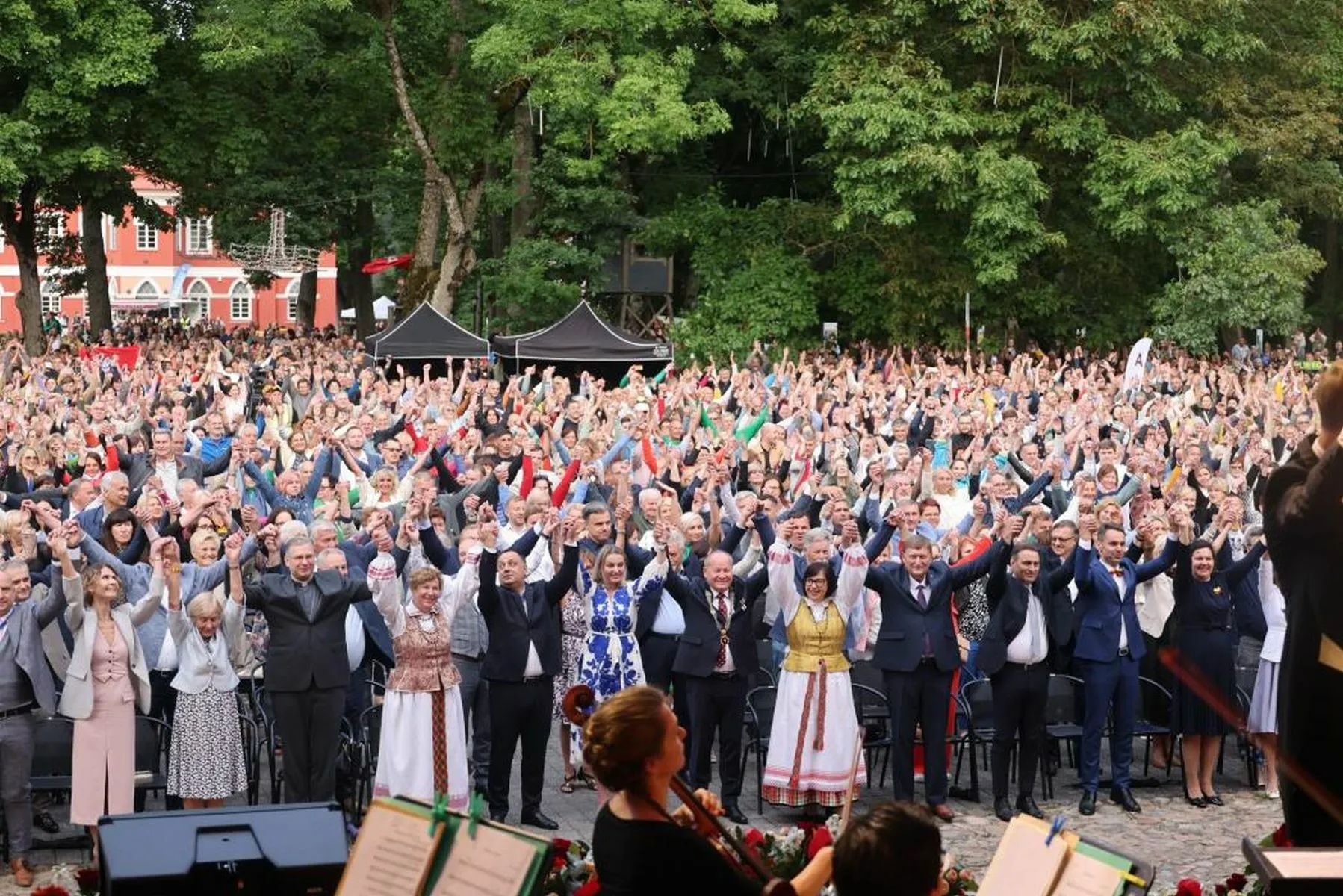 Raudondvario dvare įteikti Kauno rajono garbės ženklai / E. Mališausko ir J. Kinderytės nuotr.