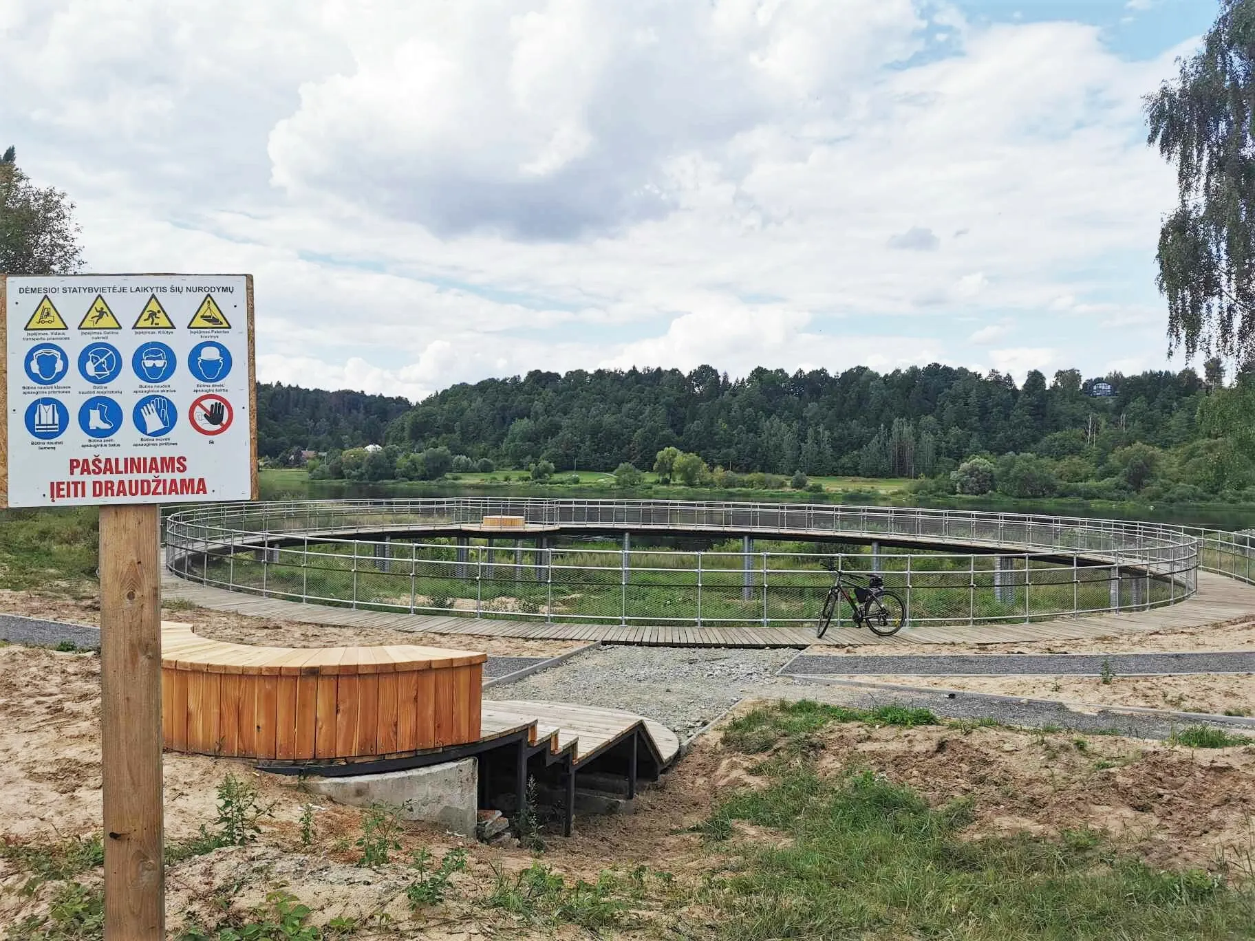 Apžvalgos ratas prie Kačerginės-Zapyškio dviračių tako