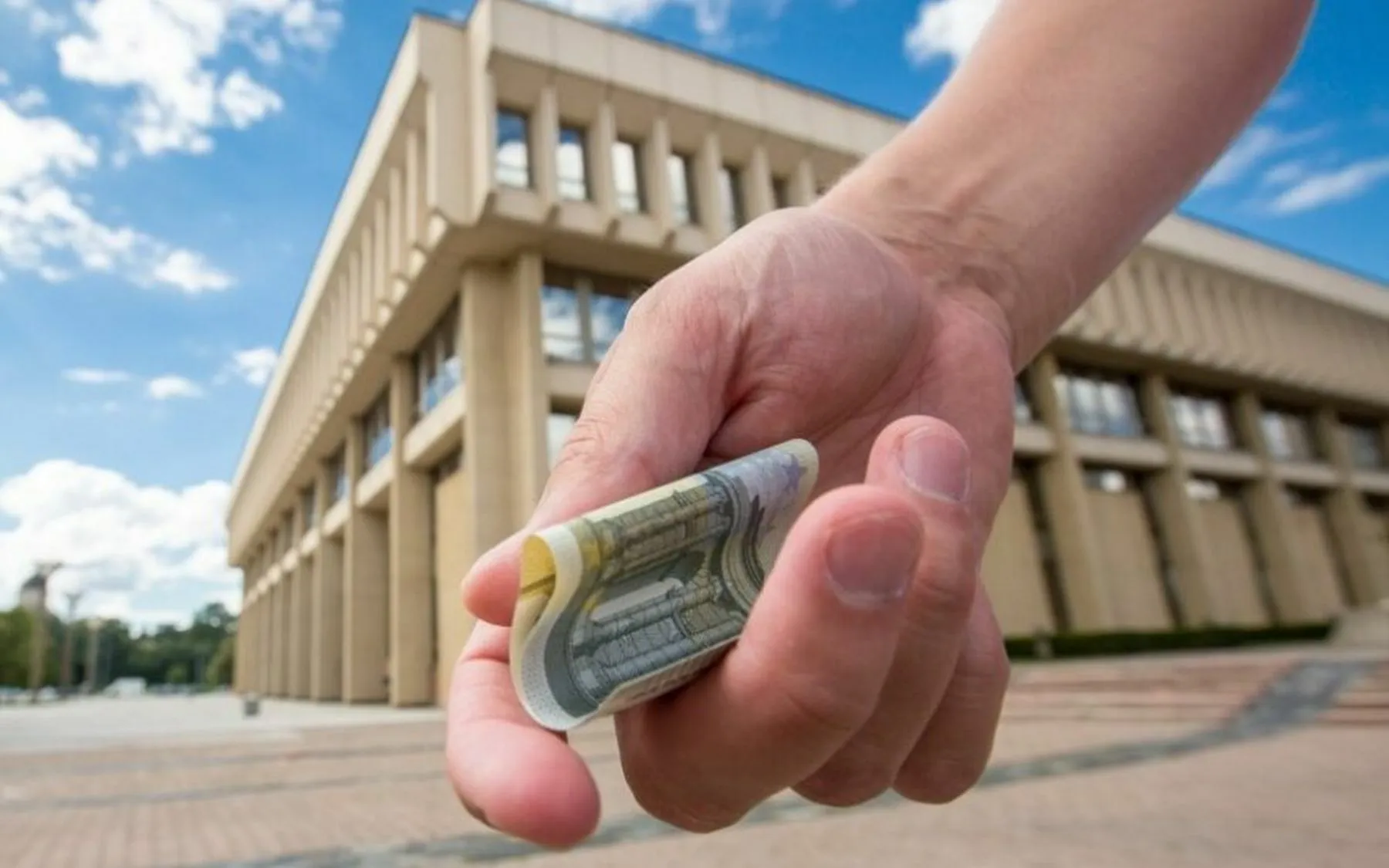 Seimas, pinigai, eurai