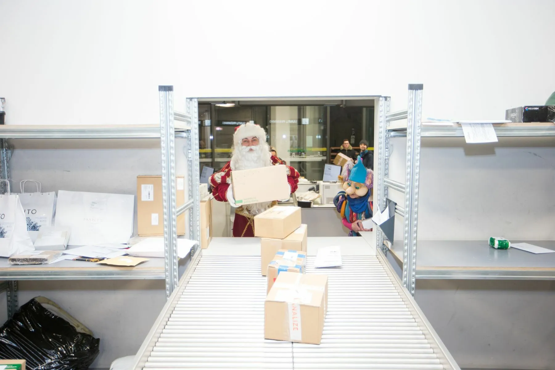 „Siuntos autobusais“