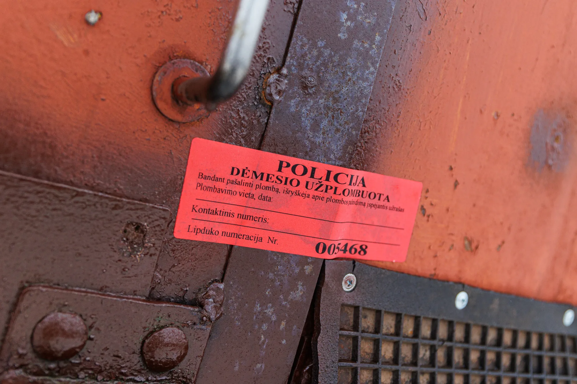 Garažas, kuriame buvo laikoma mergaitė