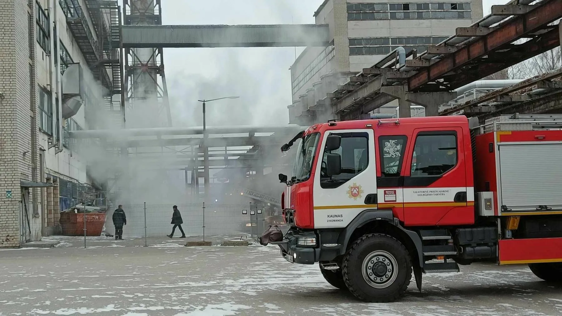 Buvusio „Dirbtinio pluošto“ gamykloje sprogo cheminių medžiagų talpyklos